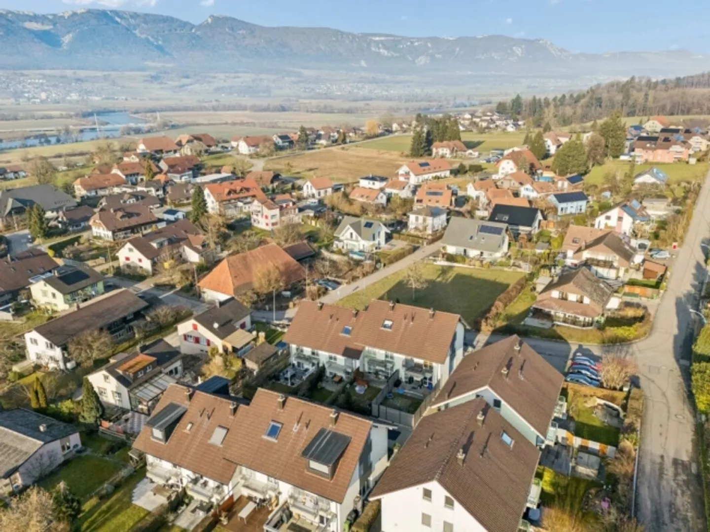 Well-maintained end-of-terrace house in a quiet family neighborhood - Photo 13 of 13