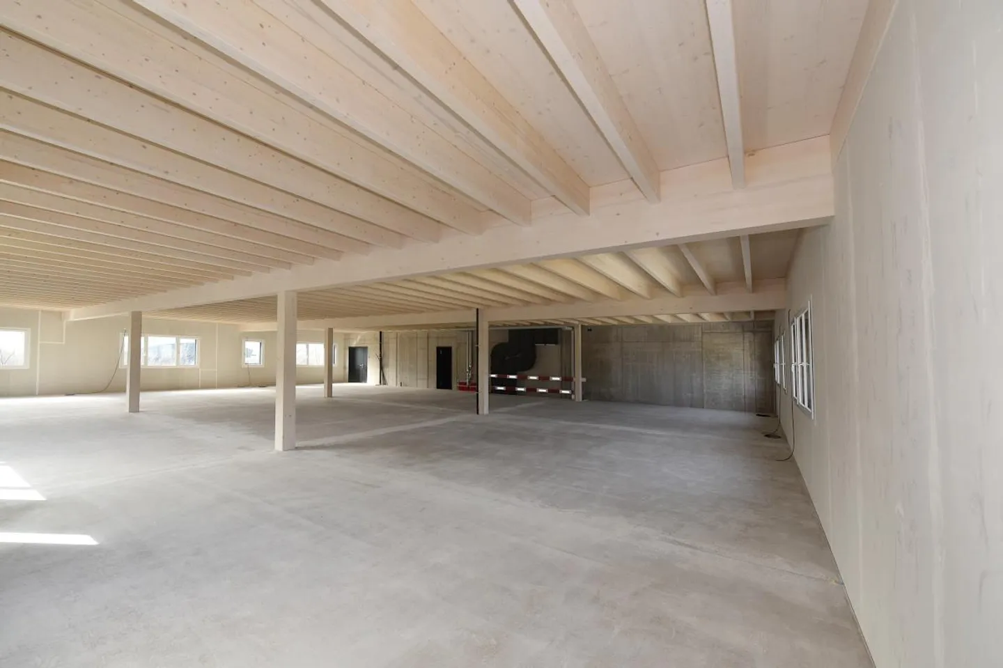 Attractive office and commercial spaces for rent in Buochs - Photo 3 of 11