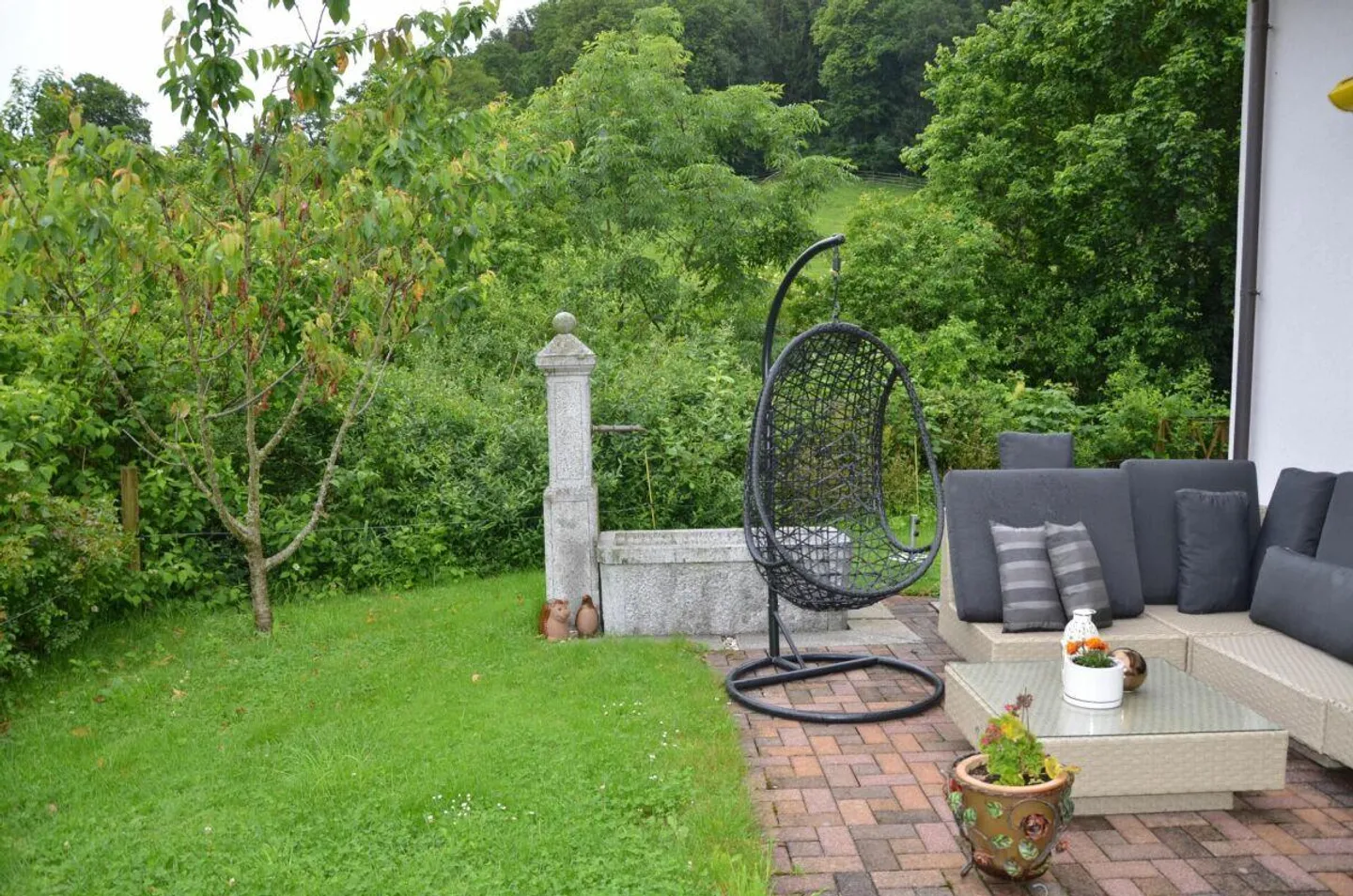 Detached 5.5 Room Family House in the Green - Photo 2 of 17