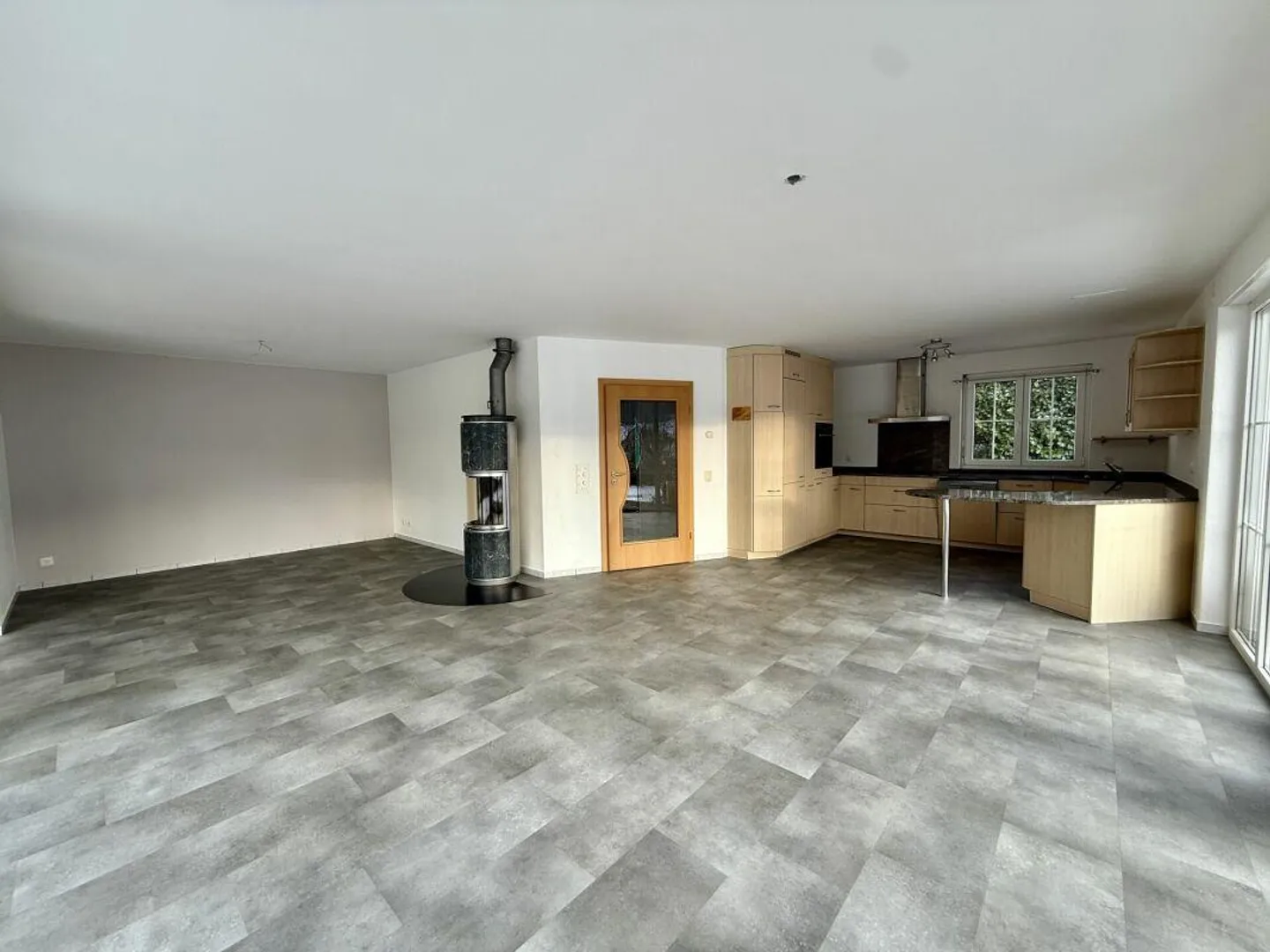 Detached 5.5 Room Family House in the Green - Photo 5 of 17