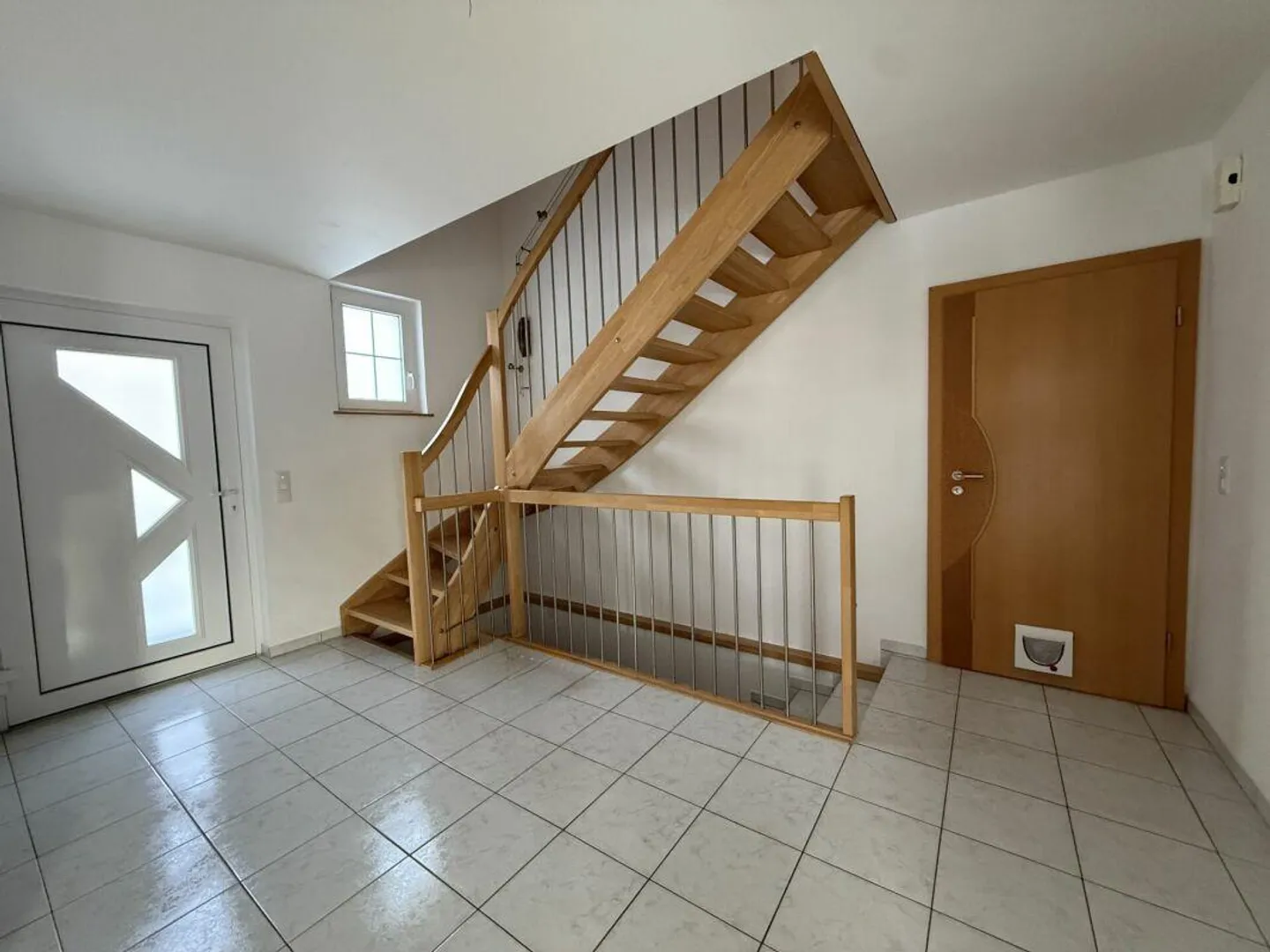 Detached 5.5 Room Family House in the Green - Photo 7 of 17