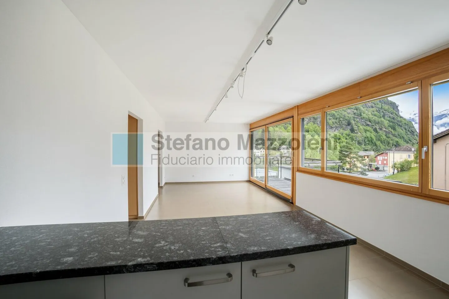 Elegante appartamento di 4.5 locali nel cuore di Acquarossa - Foto 3 di 10