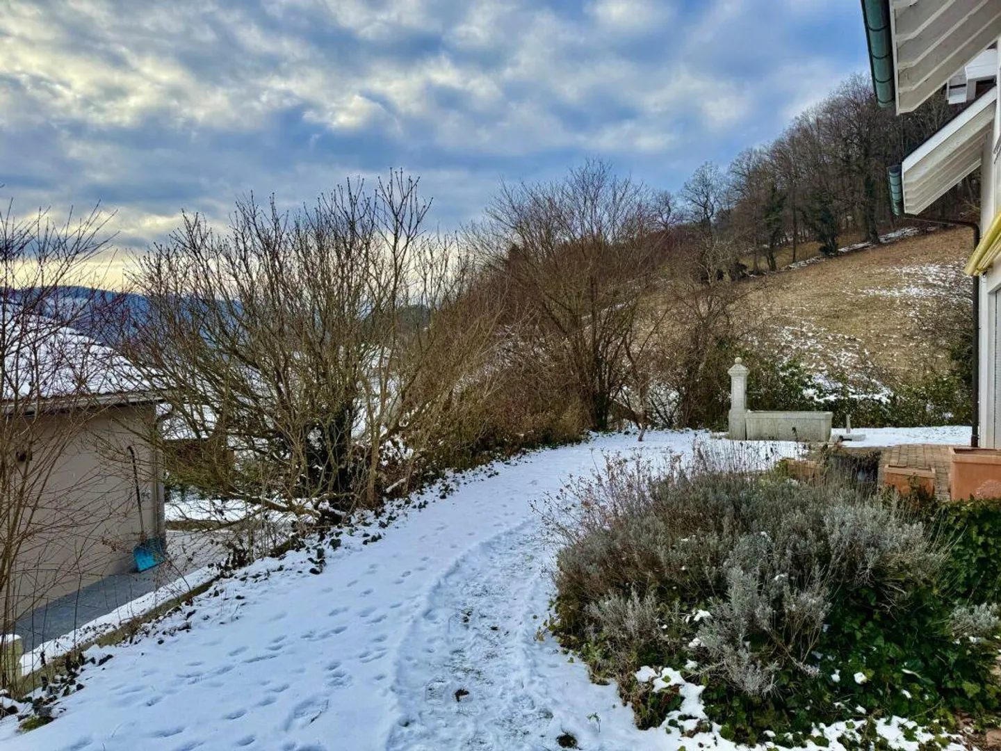 Detached 5.5 Room Family House in the Green - Photo 14 of 17