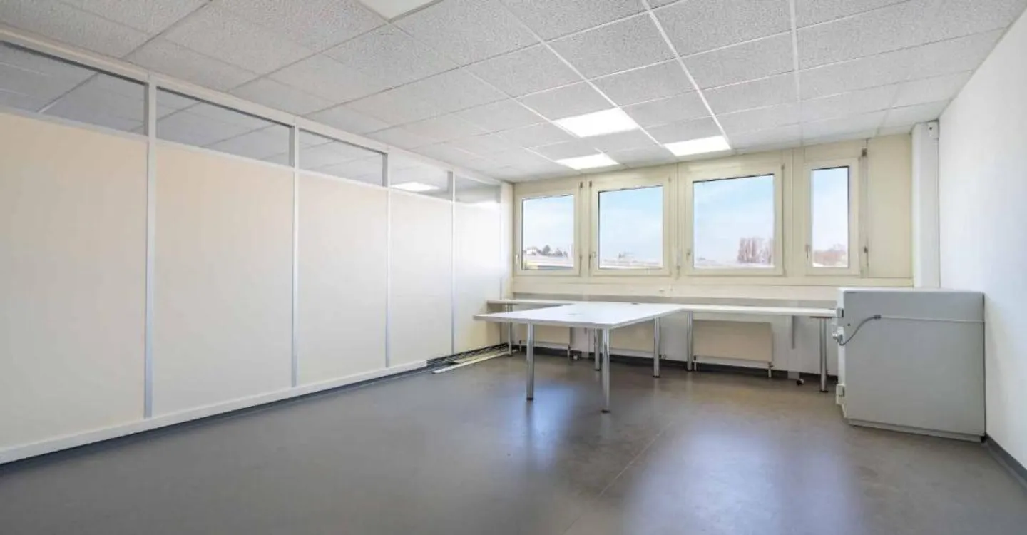 Gewerbeflächen ab 33 m² zu attraktiven Preisen Schneller Zugang zur Autobahn - Foto 3 von 5