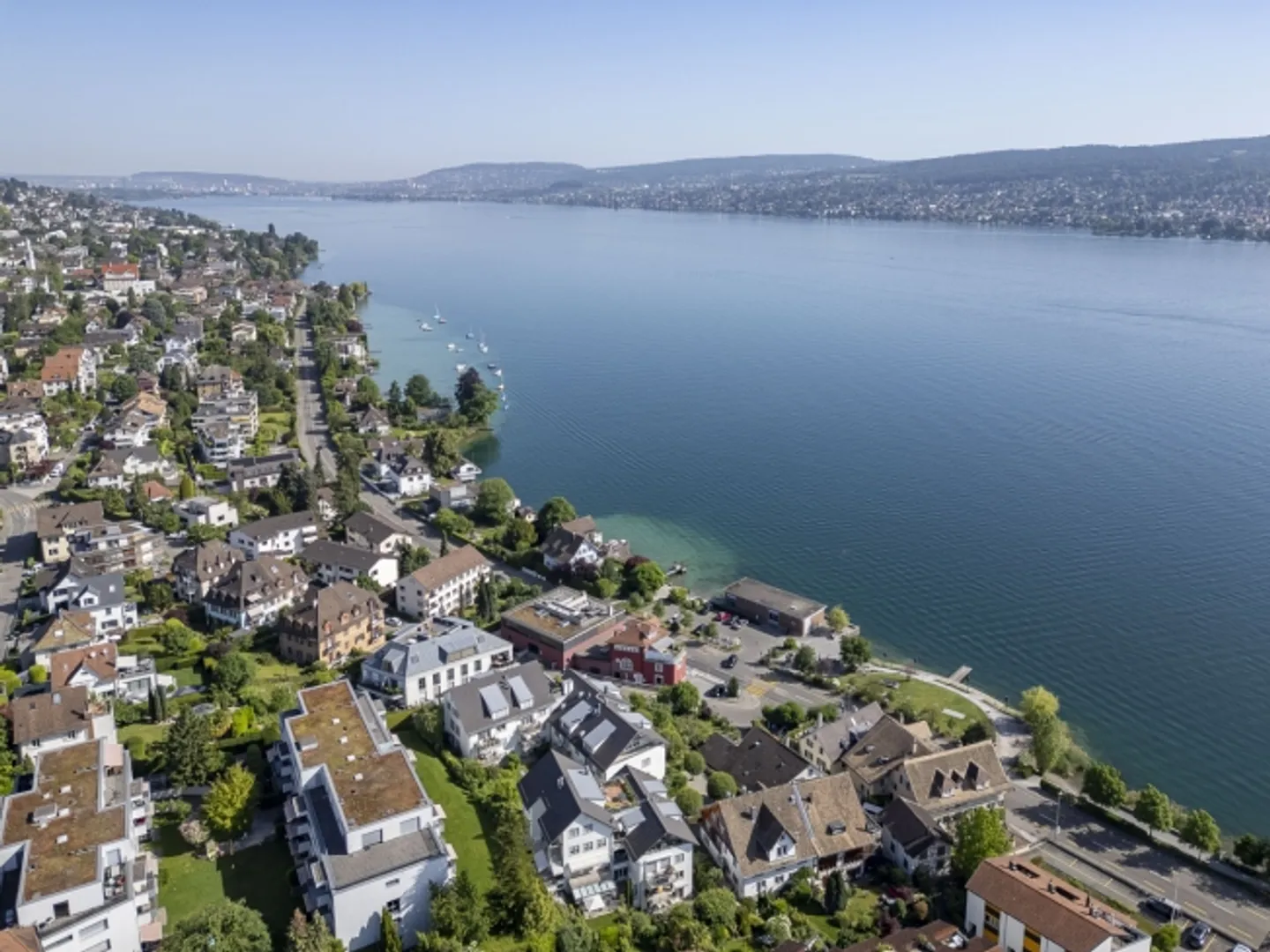 Vivere unico: spazioso attico con vista sul lago - Foto 1 di 1