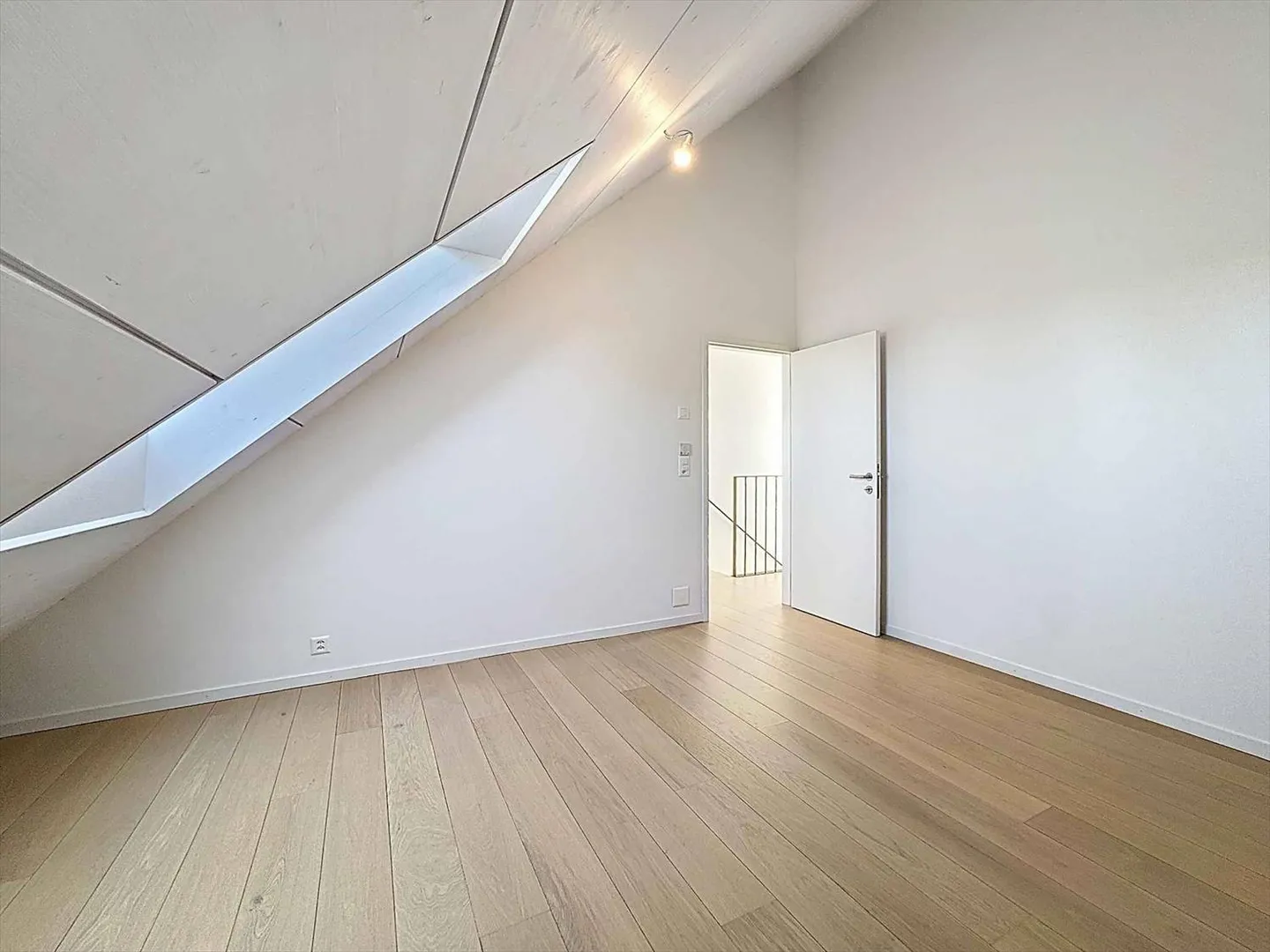 Neues 3.5-Zimmer-Duplex mit ländlichem Blick - Foto 10 von 13