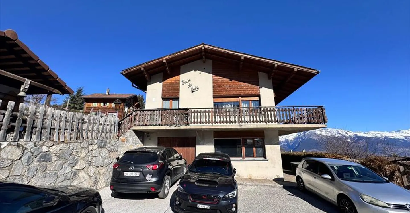 Casa di 10 vani - Foto 1 di 11