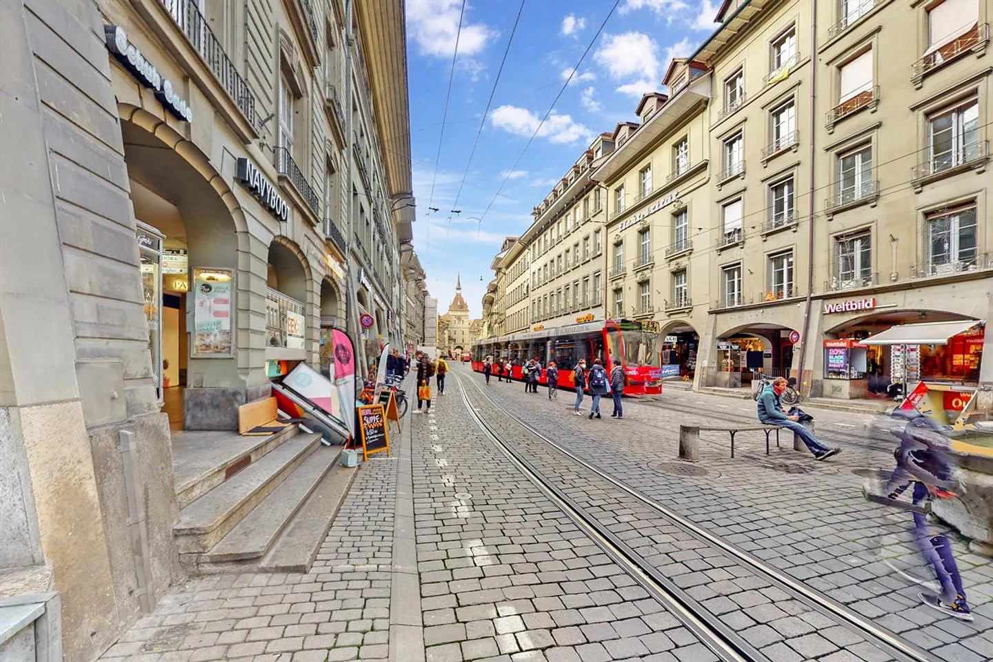 Feel the pulse of the city of Bern with your own courtyard for creative breaks - Photo 2 of 3