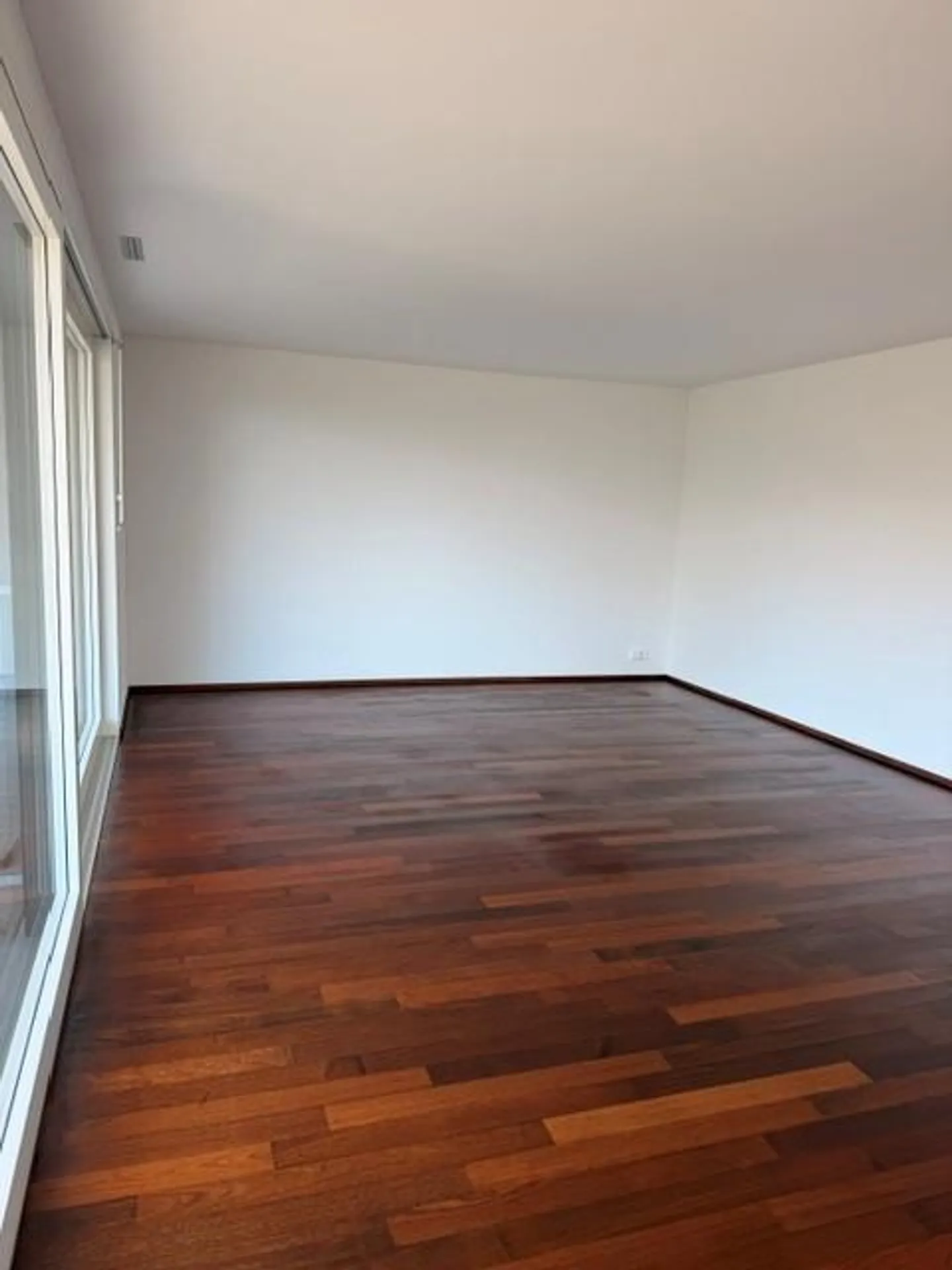Appartamento moderno di 4½ locali in posizione centrale nel centro del villaggio di Rain - Foto 3 di 12
