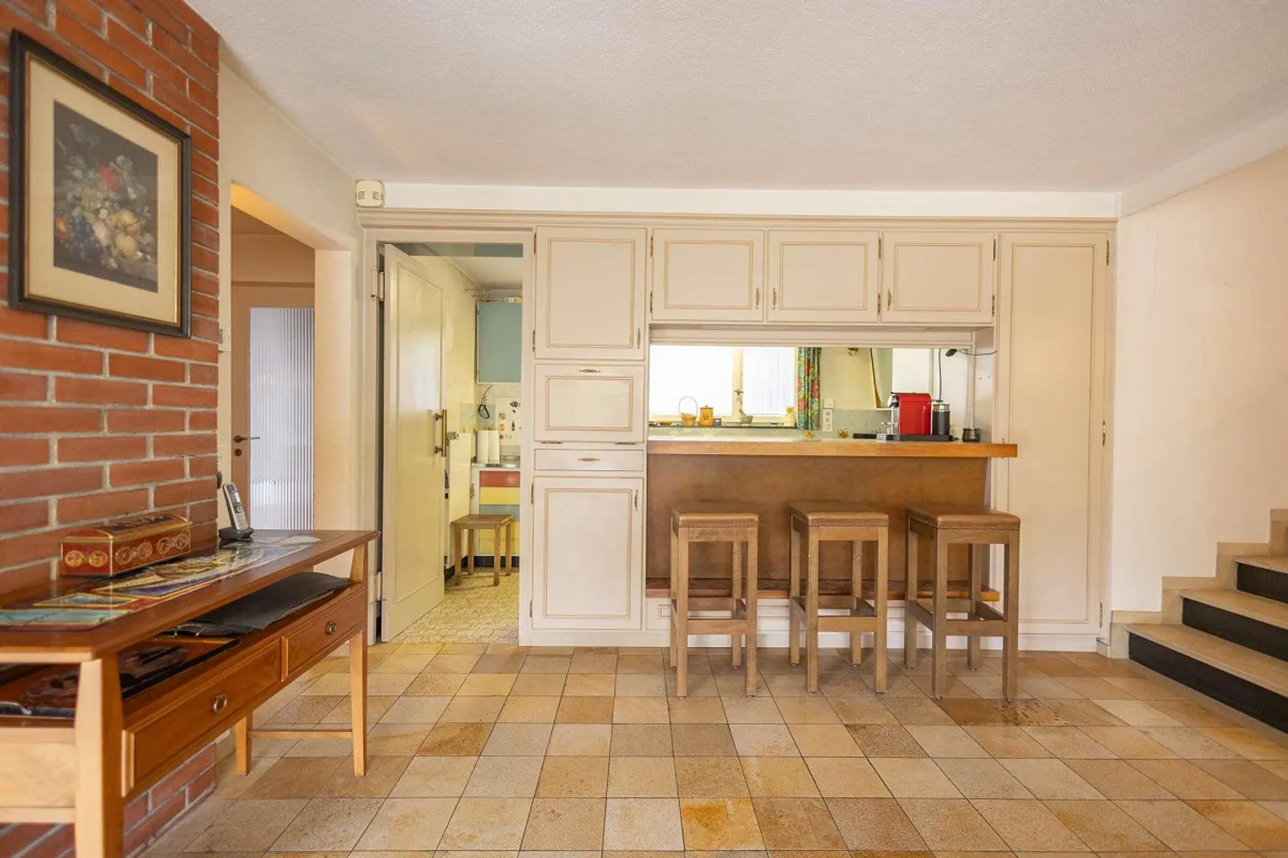 Casa unifamiliare indipendente con fascino architettonico - Foto 6 di 9