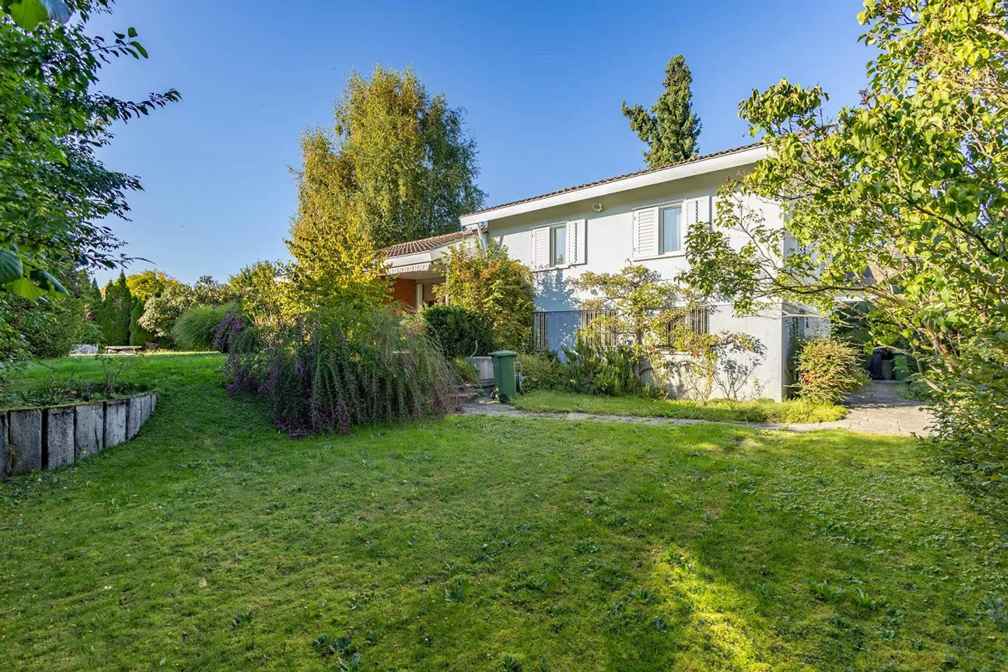 Casa unifamiliare indipendente con fascino architettonico - Foto 1 di 9