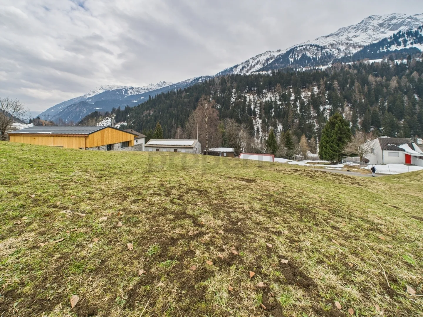 Terreno edificabile unico ad Airolo con vista panoramica - Foto 1 di 8