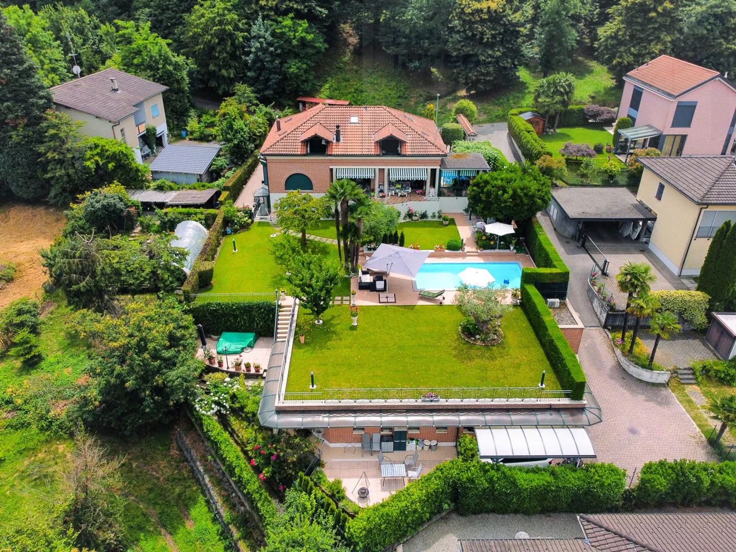 GRANDE VILLA CON PISCINA E DEPENDANCE - Foto 1 di 20
