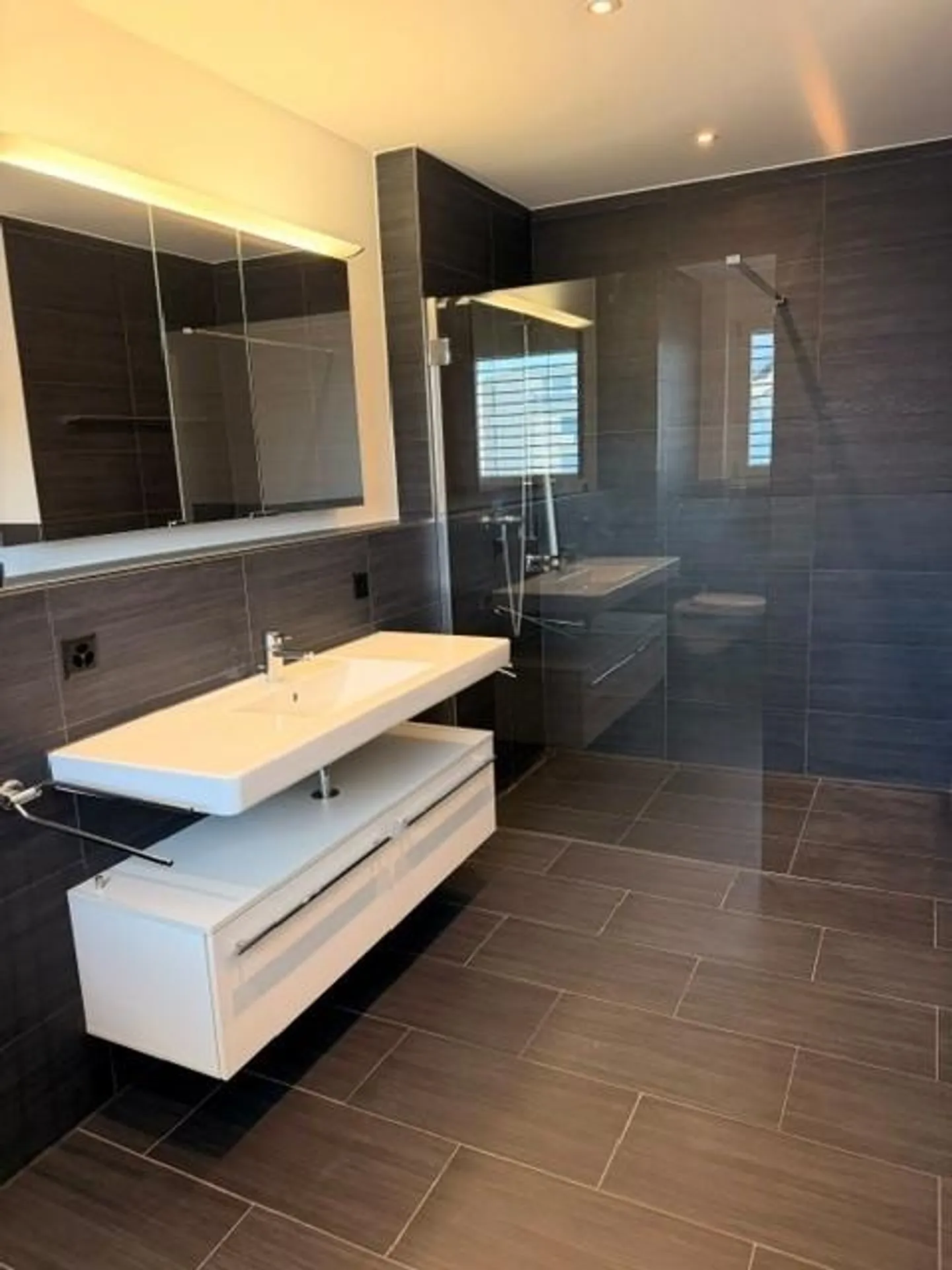 Appartamento moderno di 4½ locali in posizione centrale nel centro del villaggio di Rain - Foto 8 di 12
