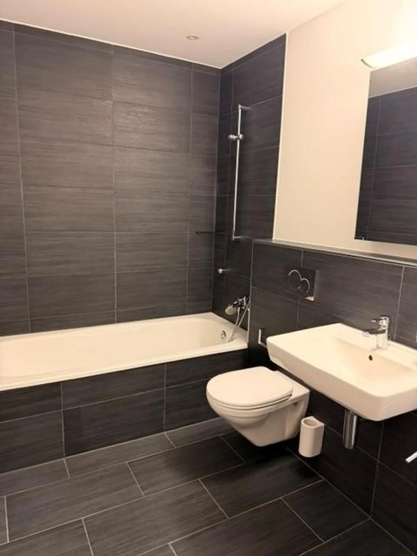 Appartamento moderno di 4½ locali in posizione centrale nel centro del villaggio di Rain - Foto 9 di 12