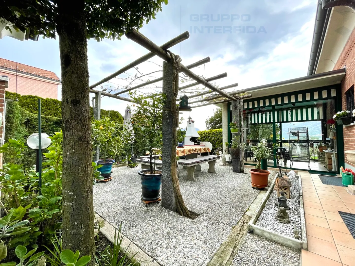 GRANDE VILLA CON PISCINA E DEPENDANCE - Foto 8 di 20