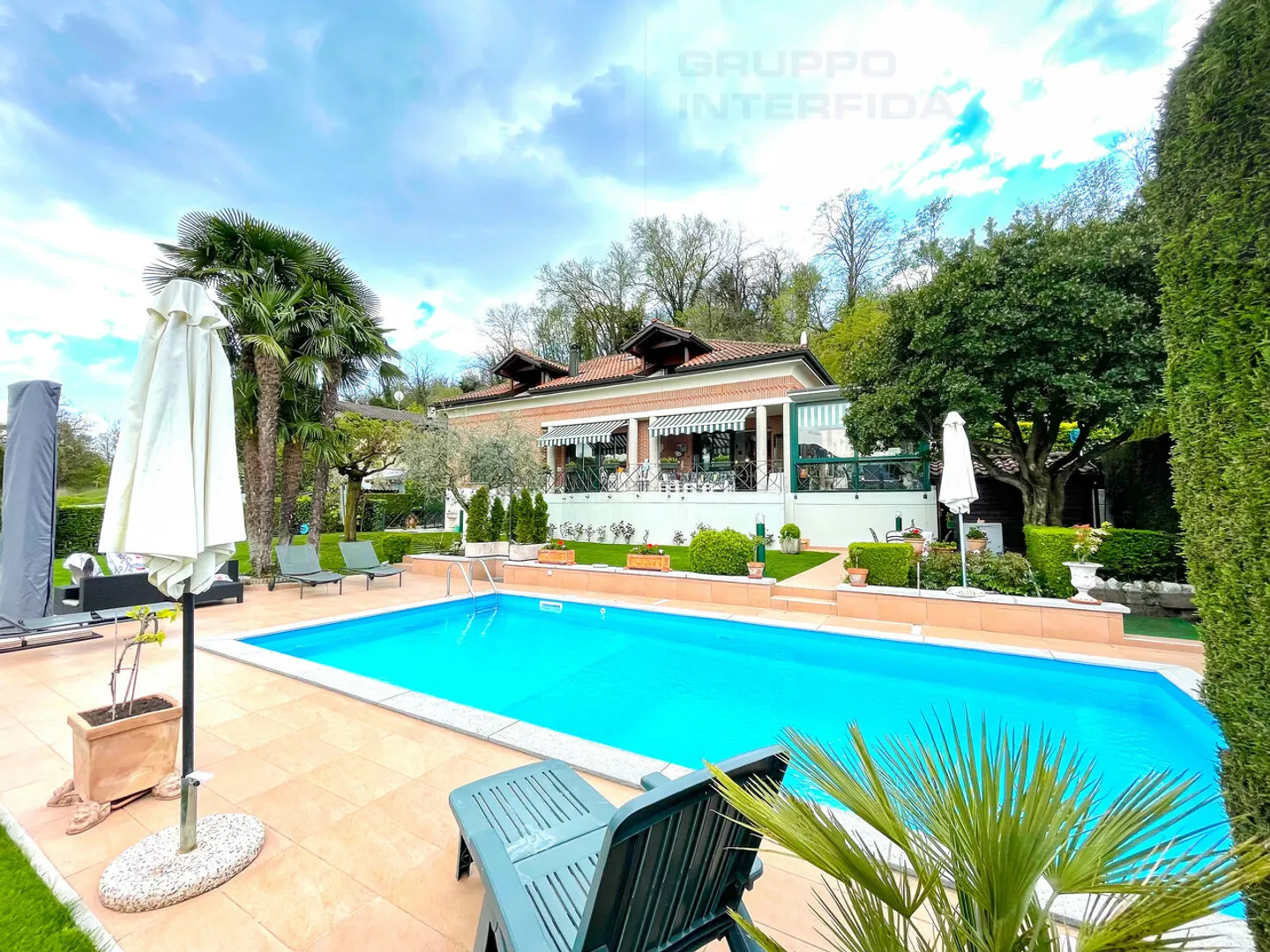 GRANDE VILLA CON PISCINA E DEPENDANCE - Foto 12 di 20