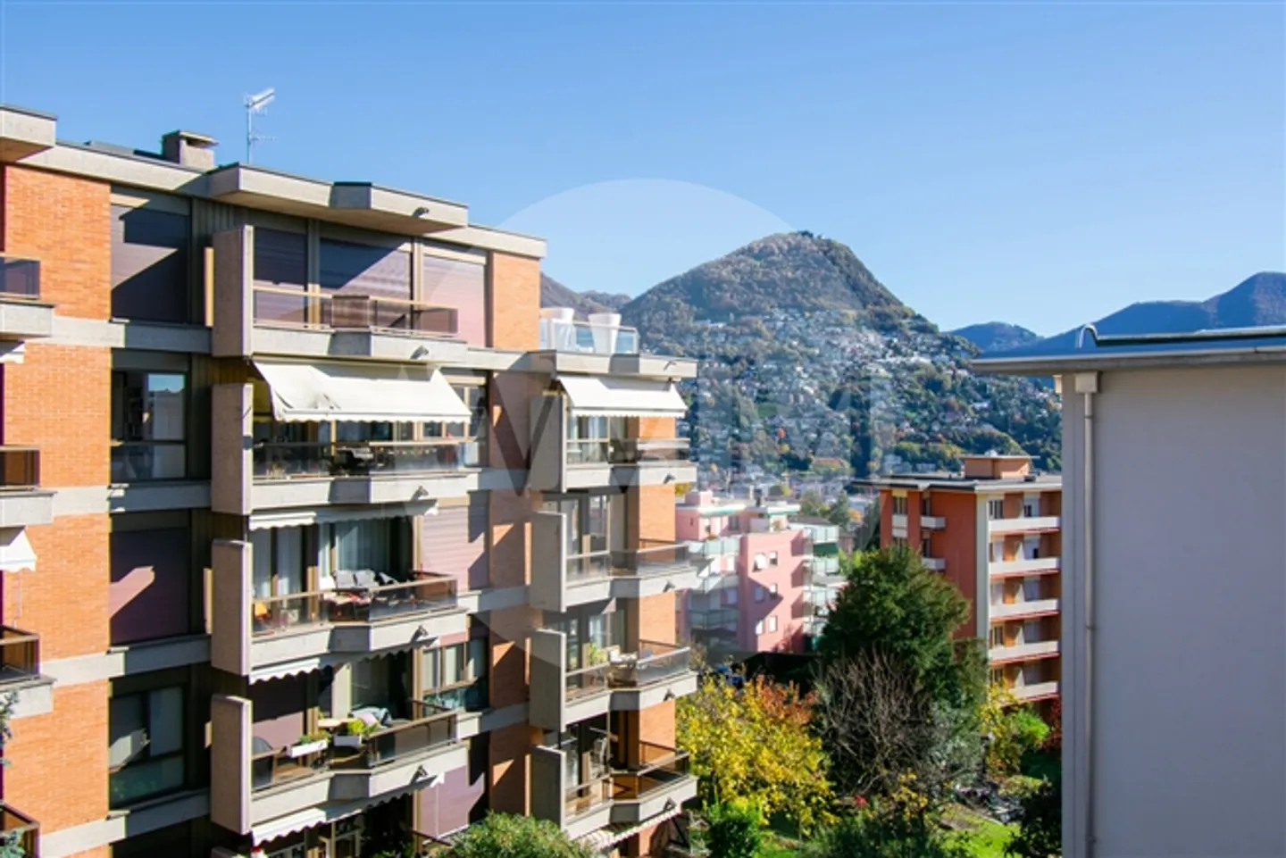 LUMINEUX 2.5 PIÈCES À MASSAGNO - Photo 8 sur 8