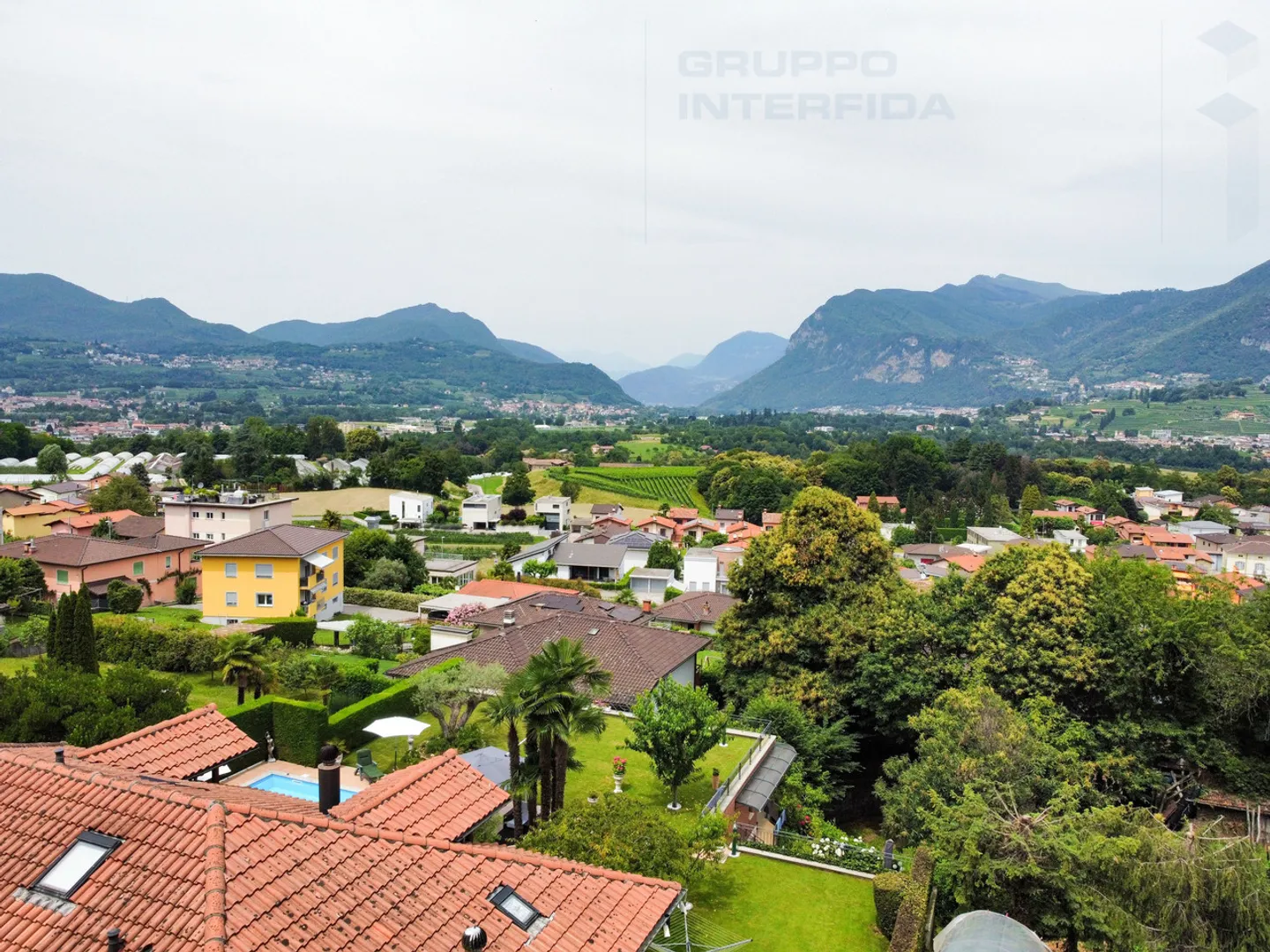 GRANDE VILLA CON PISCINA E DEPENDANCE - Foto 18 di 20