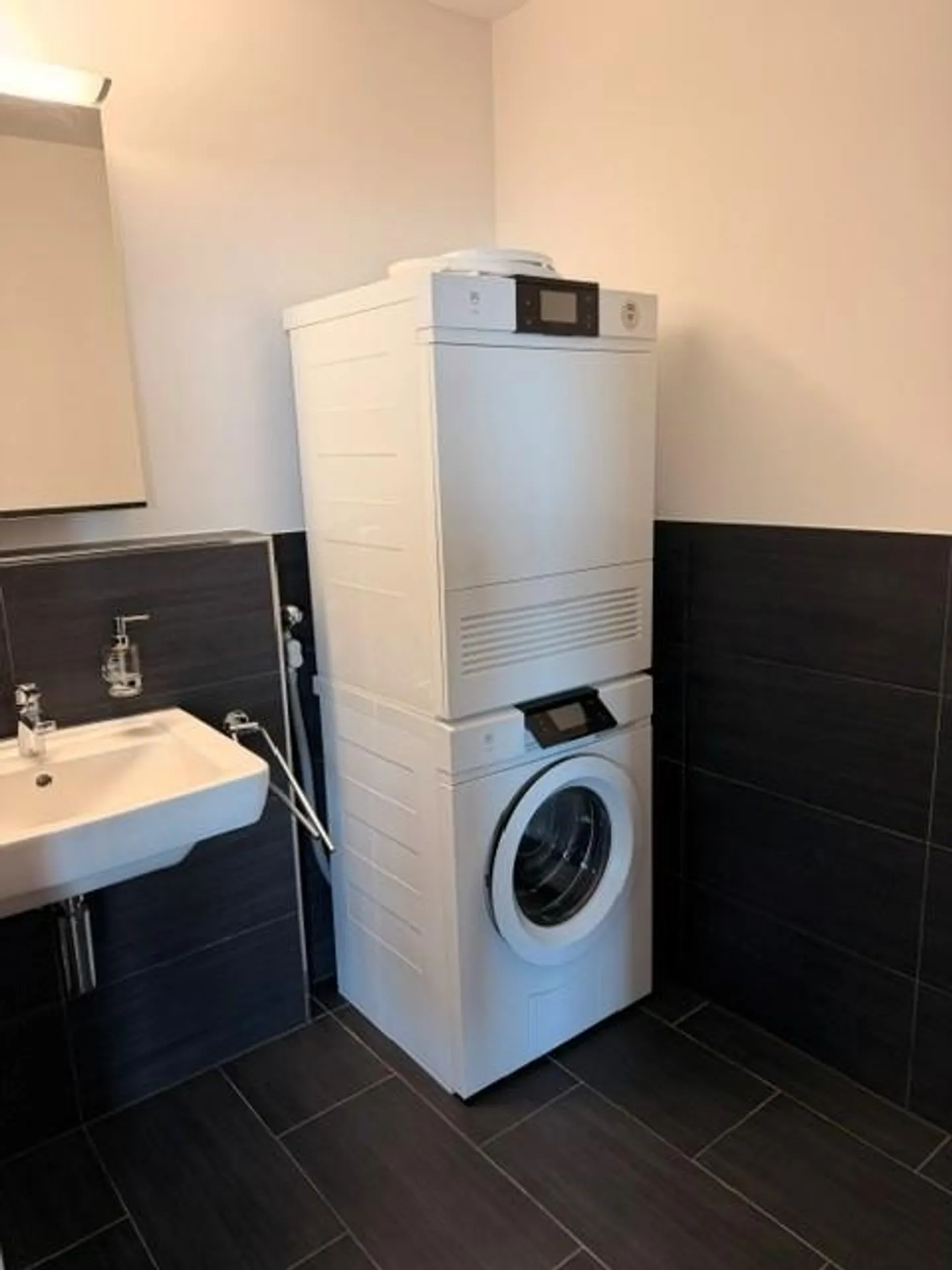Appartamento moderno di 4½ locali in posizione centrale nel centro del villaggio di Rain - Foto 10 di 12