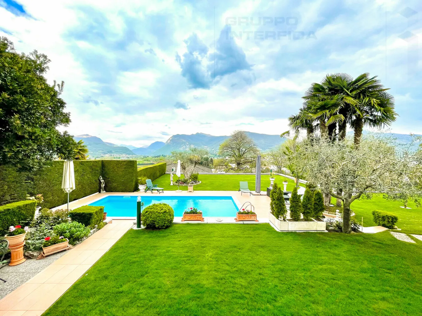 GRANDE VILLA CON PISCINA E DEPENDANCE - Foto 4 di 20