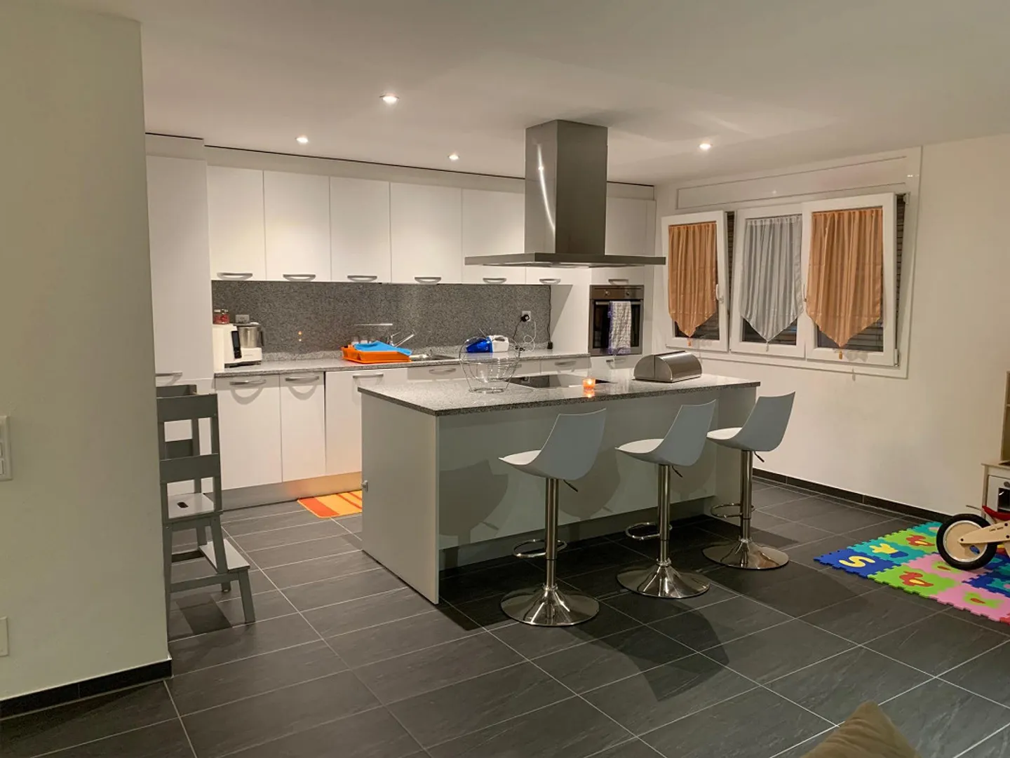 Modern and Comfortable 4.5 Room Apartment in Bellinzona - Photo 1 of 5