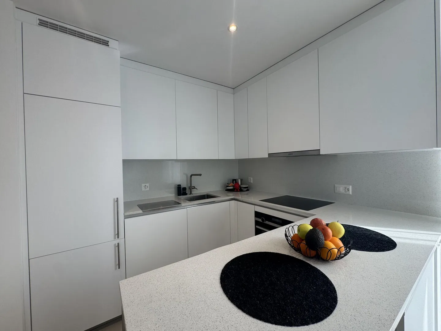 Stunning and Modern Apartment with 2.5 Rooms, Fully Furnished - Photo 5 of 5
