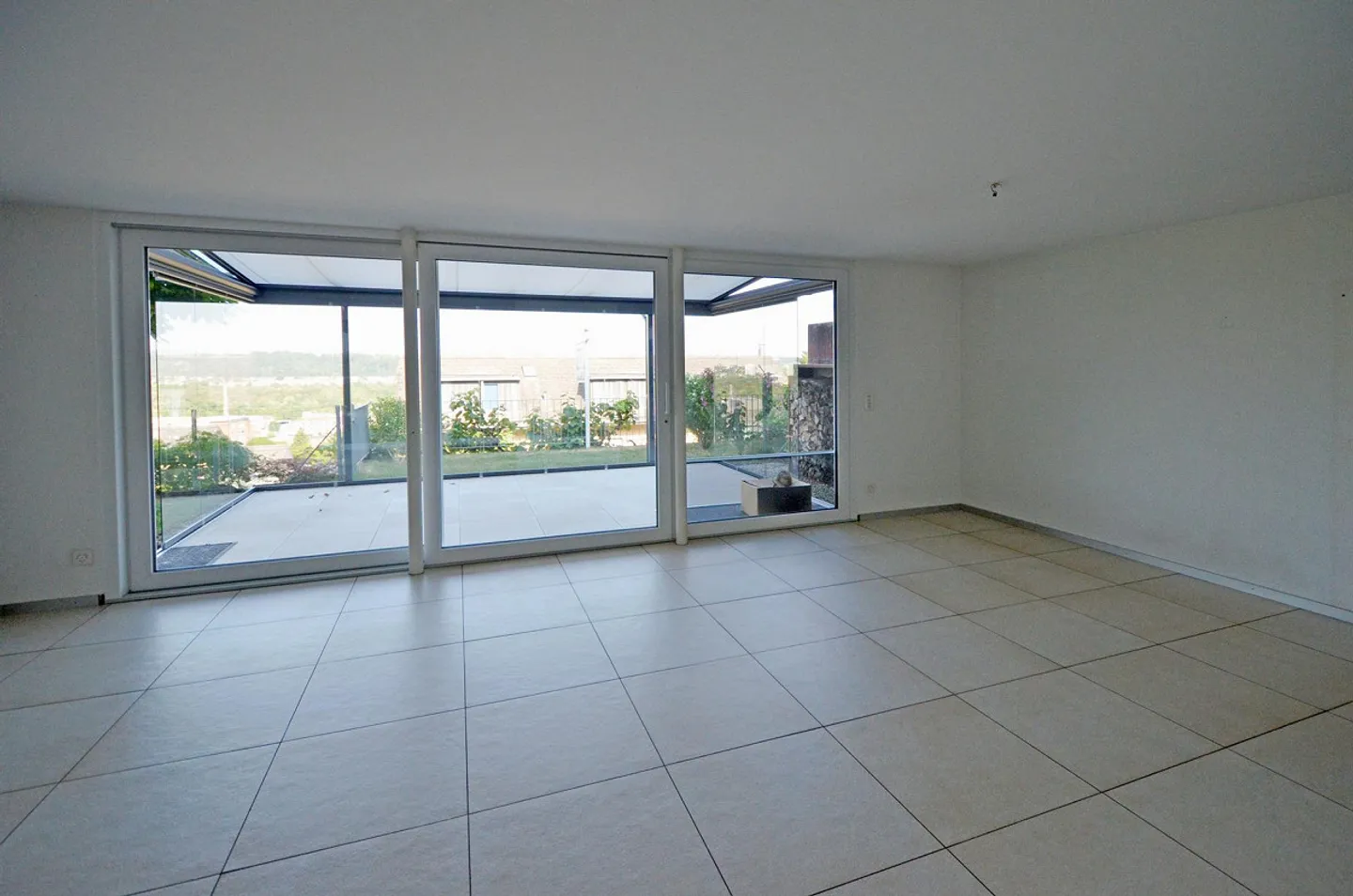 OPEN HOUSE: Panoramic views, living comfort and family life combined - Photo 5 of 17