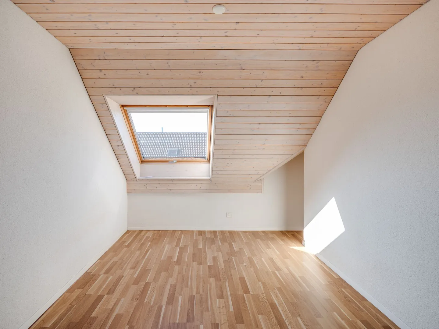 Ampio appartamento con galleria di 5,5 stanze - Foto 11 di 12