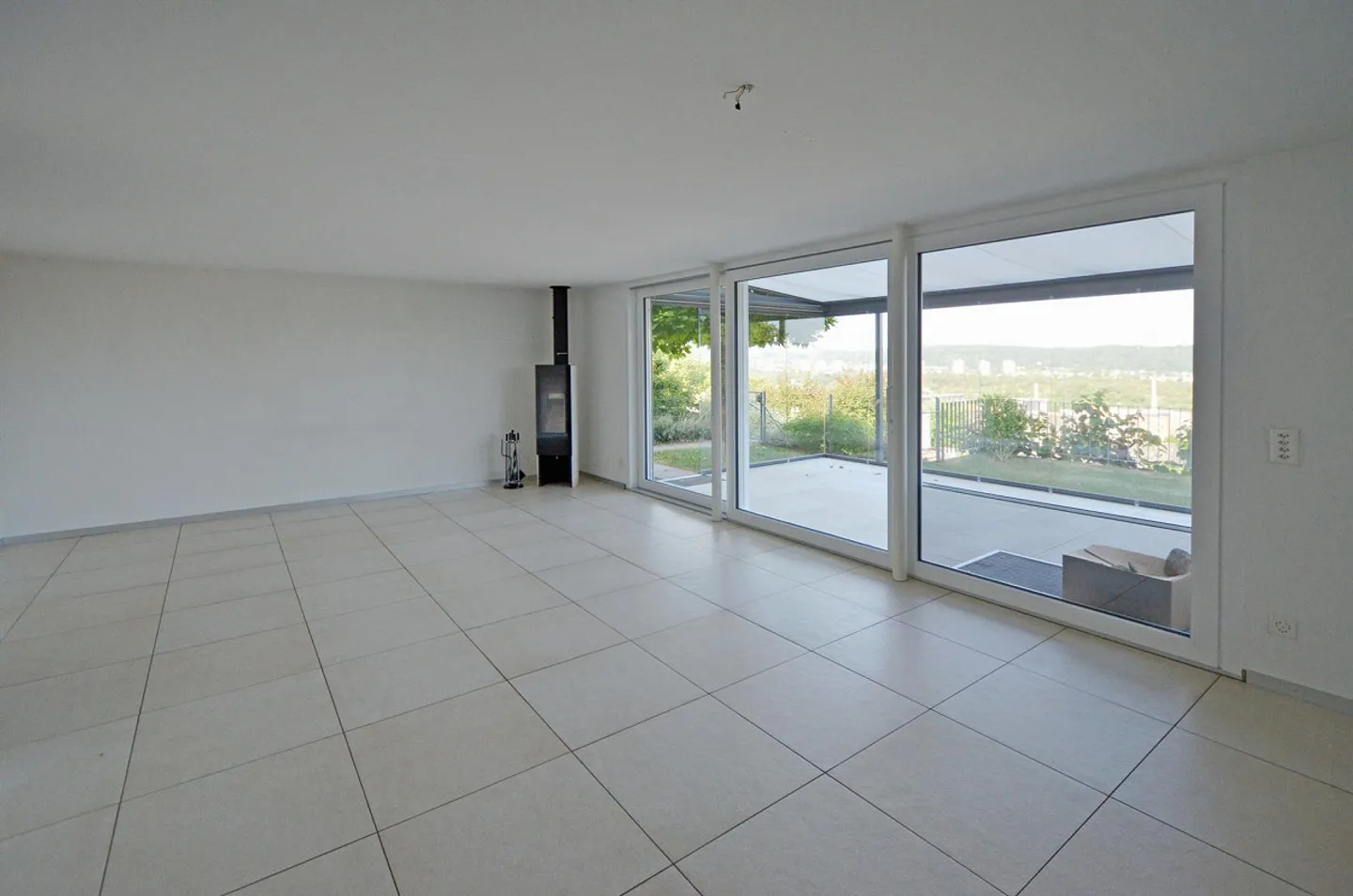 OPEN HOUSE: Panoramic views, living comfort and family life combined - Photo 6 of 17