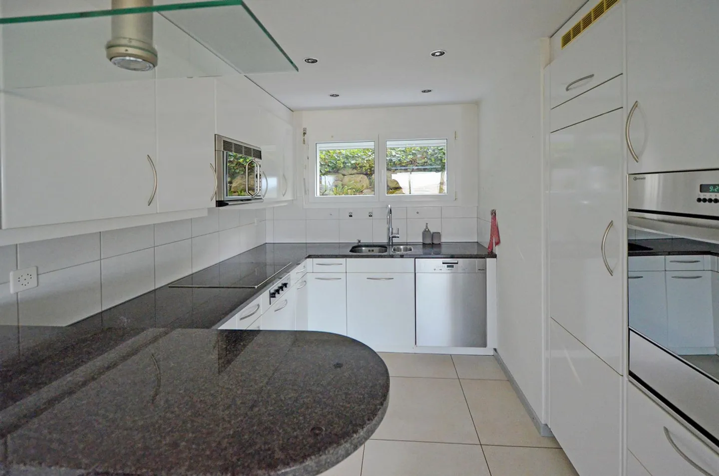OPEN HOUSE: Panoramic views, living comfort and family life combined - Photo 7 of 17