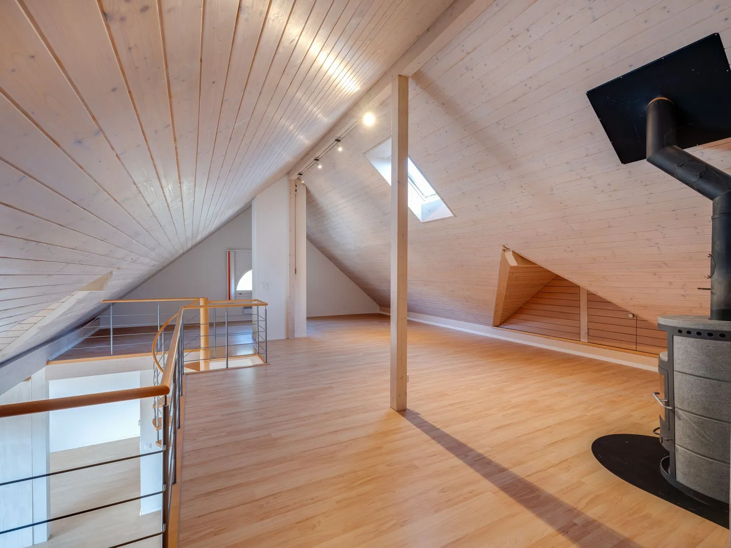 Ampio appartamento con galleria di 5,5 stanze - Foto 1 di 12