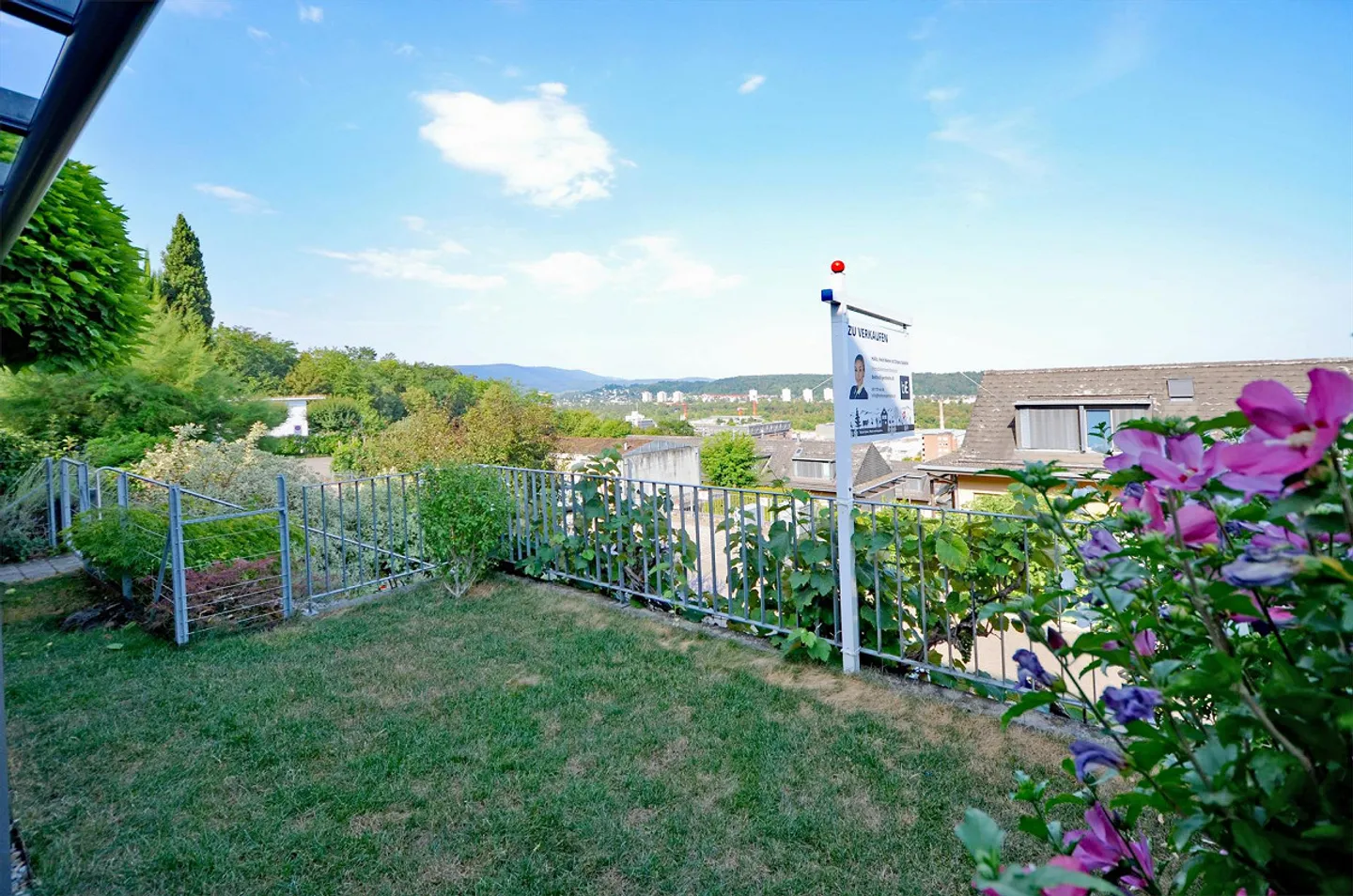 OPEN HOUSE: Panoramic views, living comfort and family life combined - Photo 3 of 17