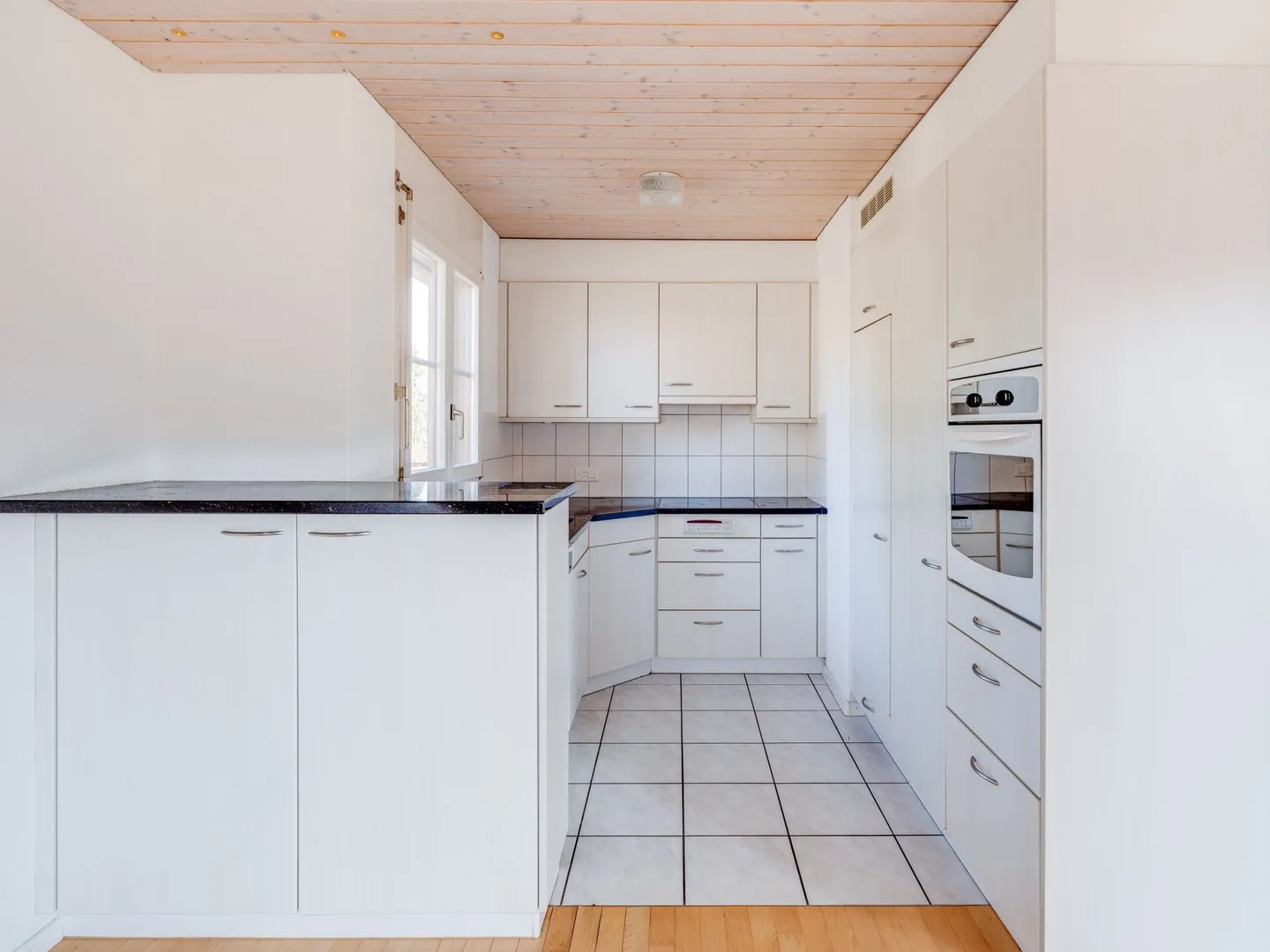 Ampio appartamento con galleria di 5,5 stanze - Foto 6 di 12