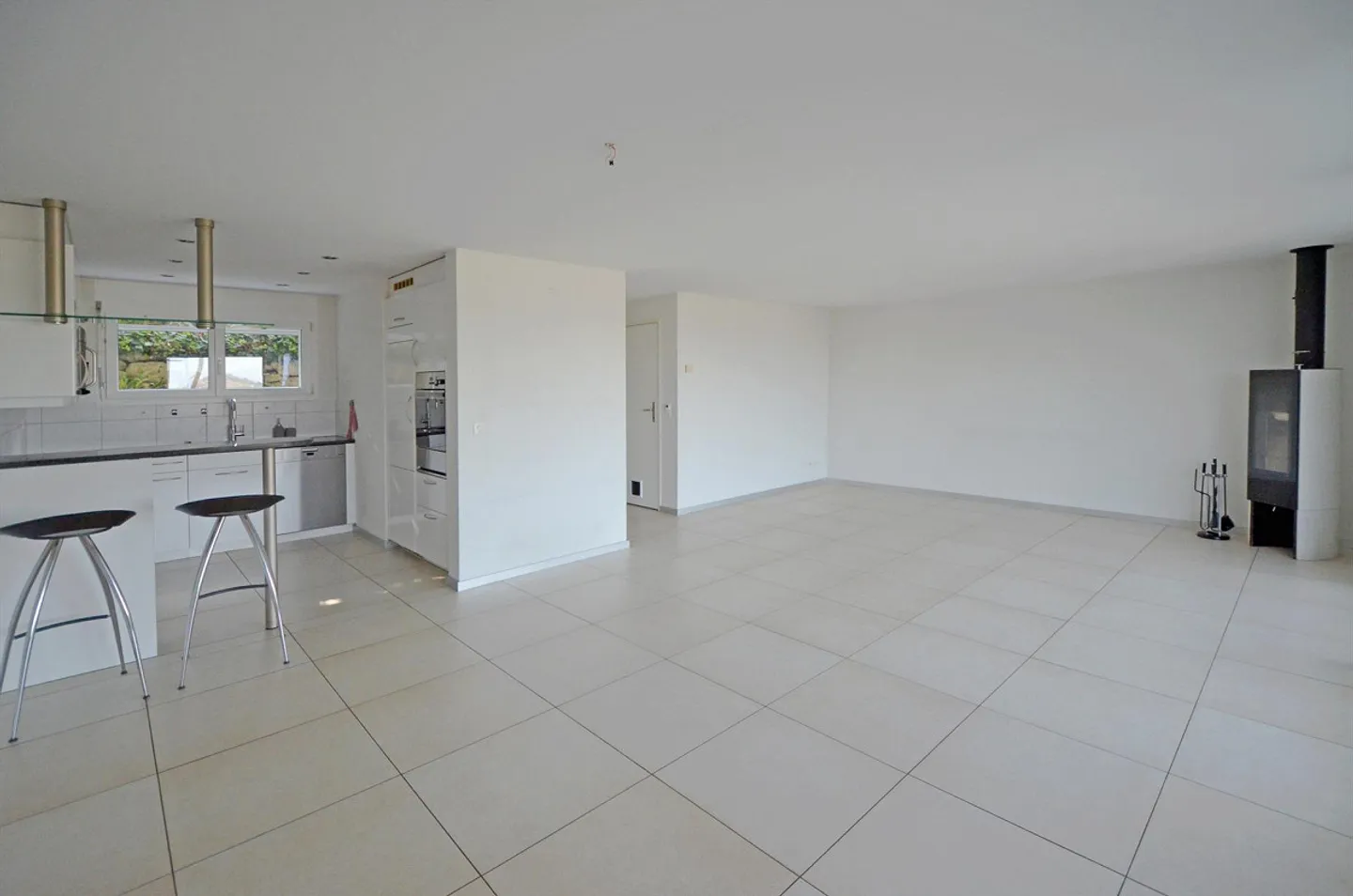 OPEN HOUSE: Panoramic views, living comfort and family life combined - Photo 9 of 17