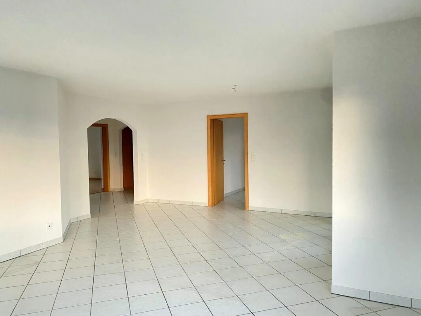 "Sonnig, Ruhig und Zentrumsnah - 4.5 Zimmer-Eigentumswohnung - Foto 2 von 20