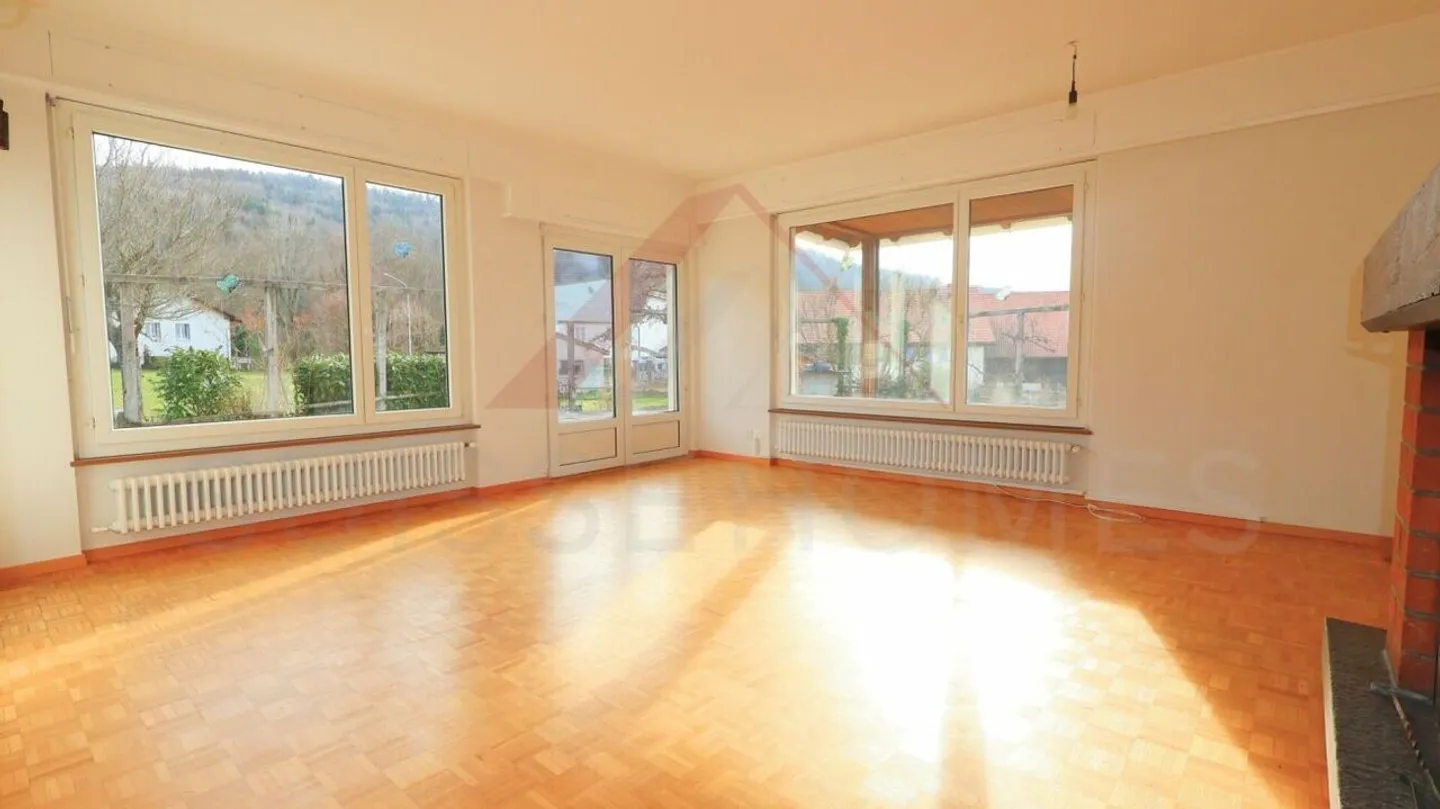 Villa spaziosa con ampio terreno e vista libera - a pochi passi da Porrentruy - Foto 6 di 10