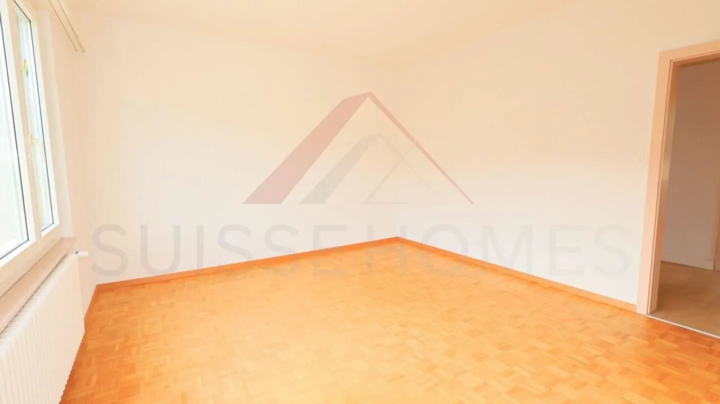 Villa spaziosa con ampio terreno e vista libera - a pochi passi da Porrentruy - Foto 5 di 10