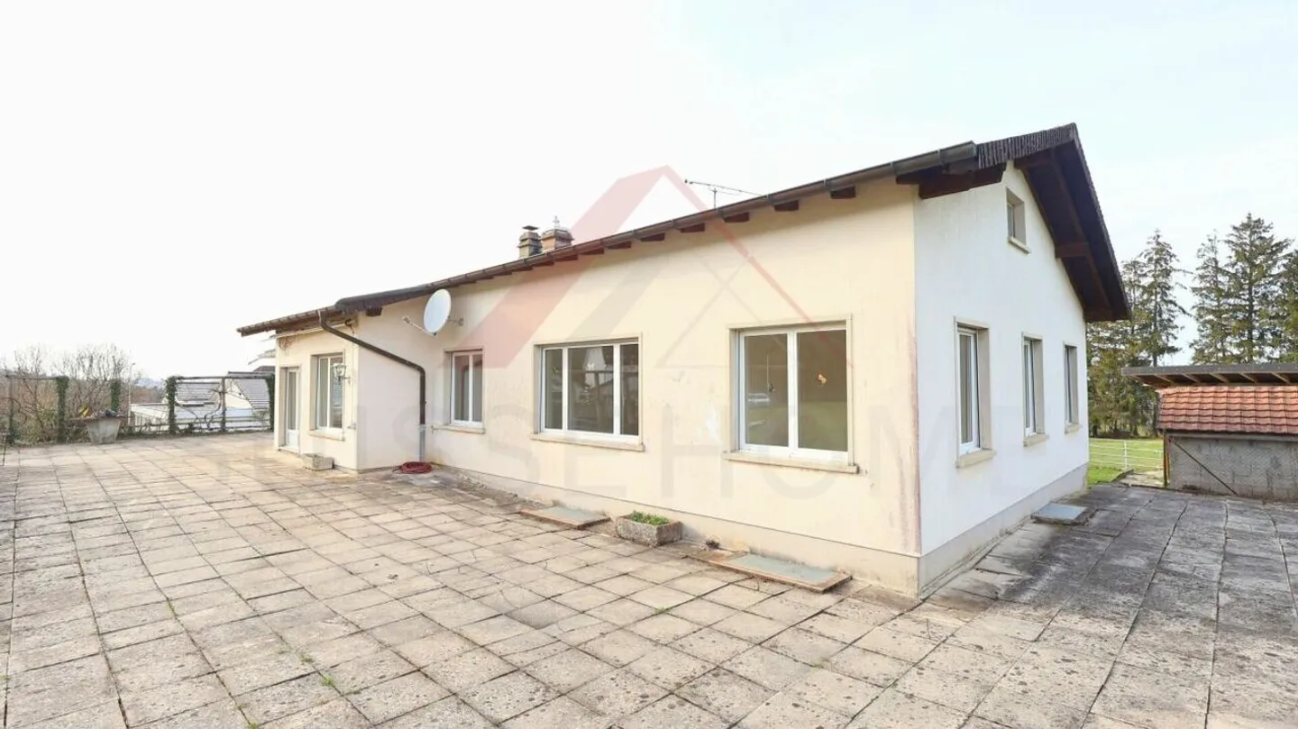 Villa spaziosa con ampio terreno e vista libera - a pochi passi da Porrentruy - Foto 10 di 10