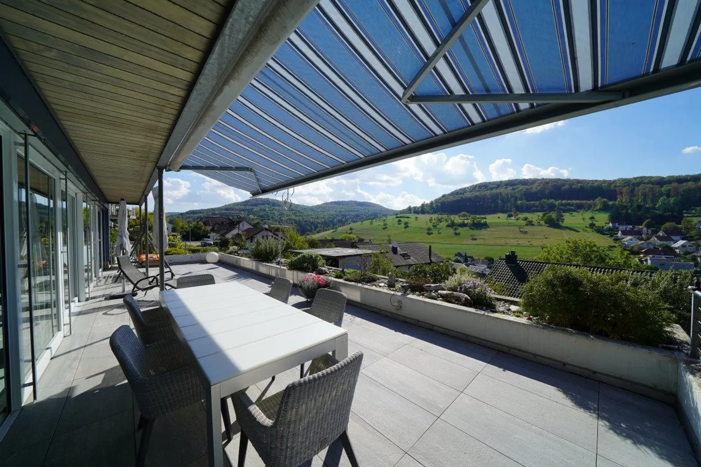 Luxury Home with Stunning Views - Photo 2 of 12