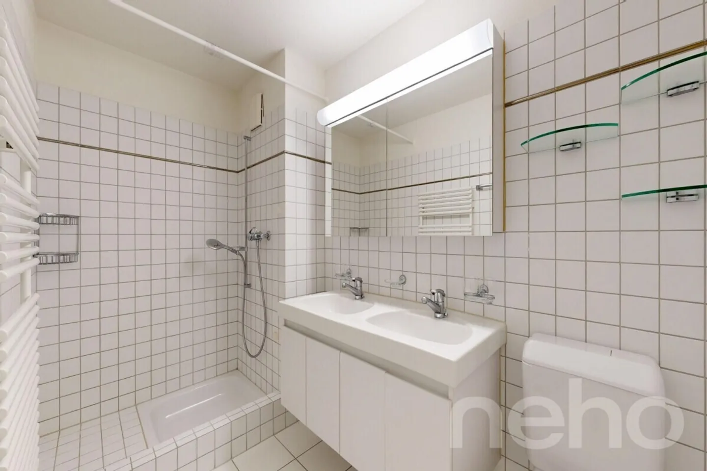 Appartamento luminoso e spazioso di 4,5 stanze in una zona residenziale tranquilla - Foto 12 di 12