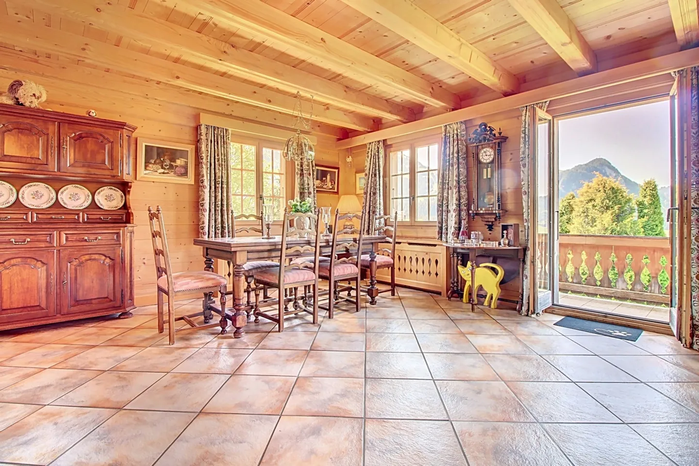 Magnificent chalet with breathtaking view - Photo 4 of 13