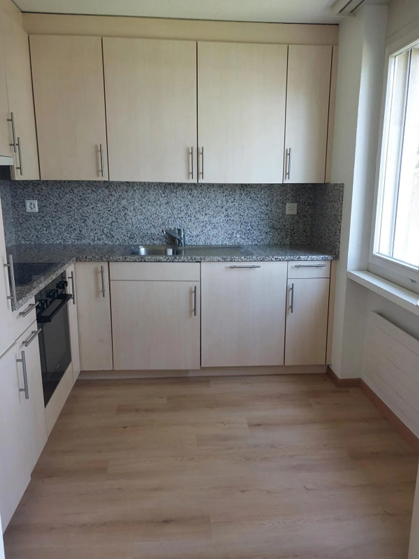 Quietly Located 3.5 Room Apartment - Photo 6 of 10