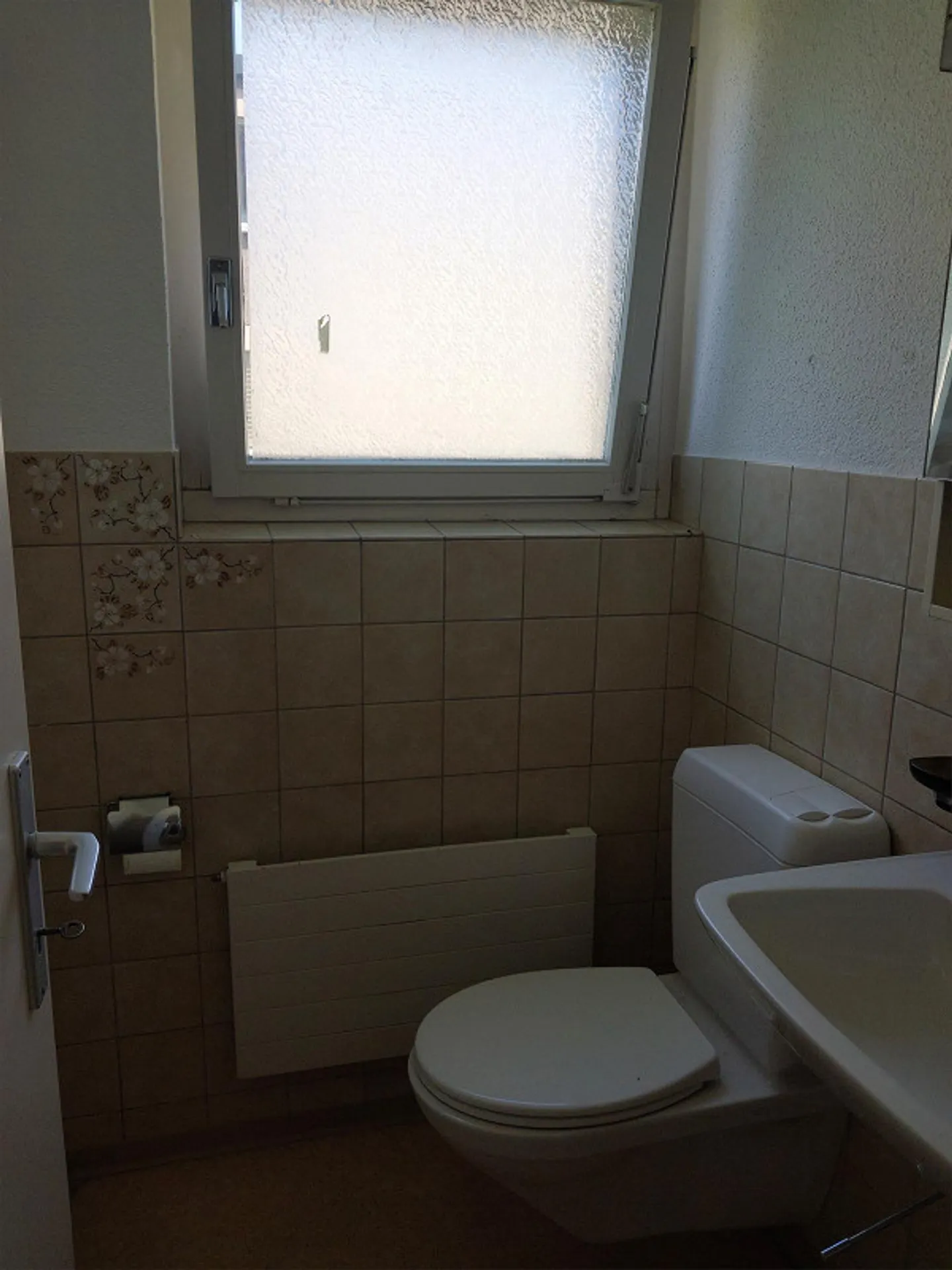 Quietly Located 3.5 Room Apartment - Photo 8 of 10