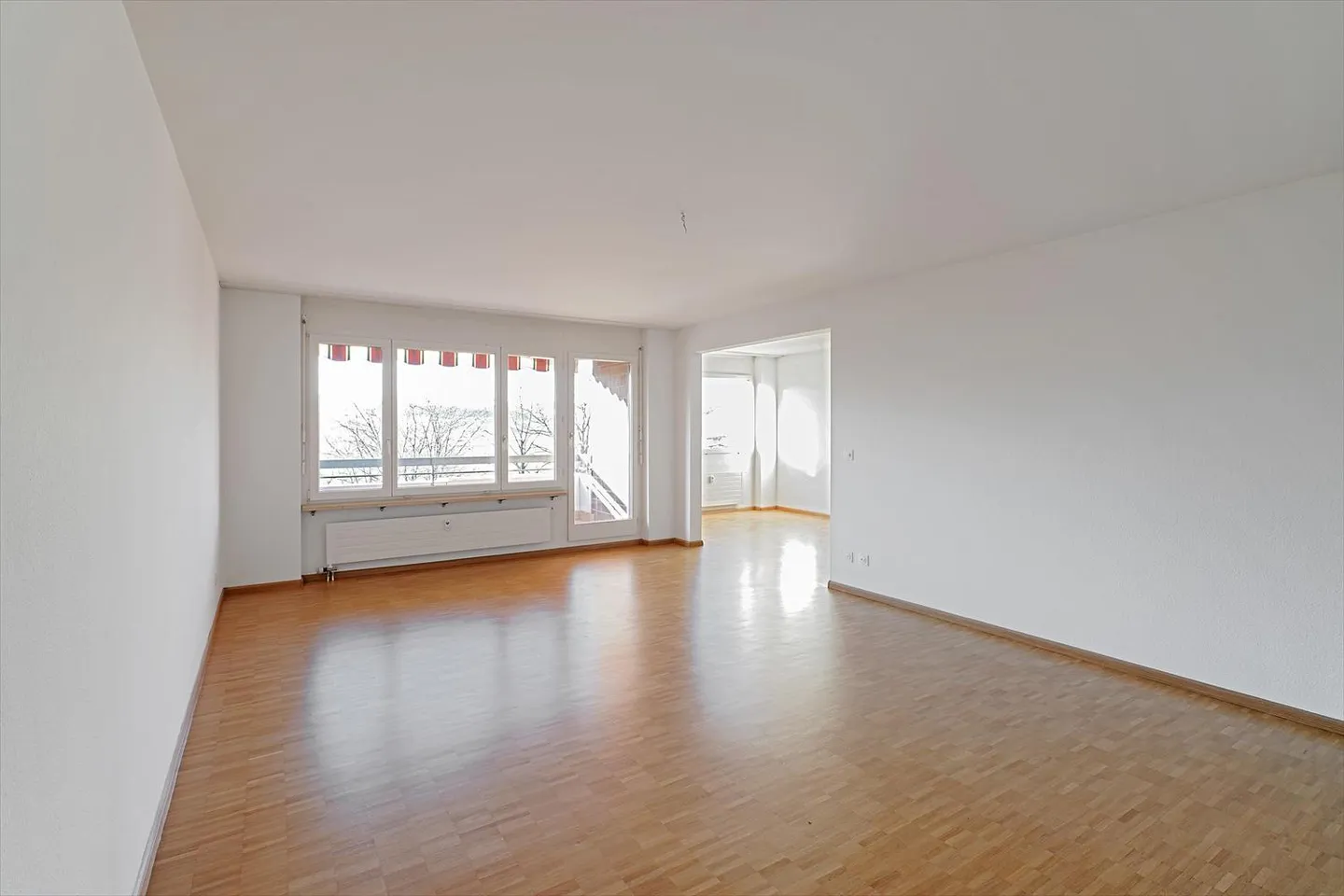 Apartment for rent - Photo 3 of 11