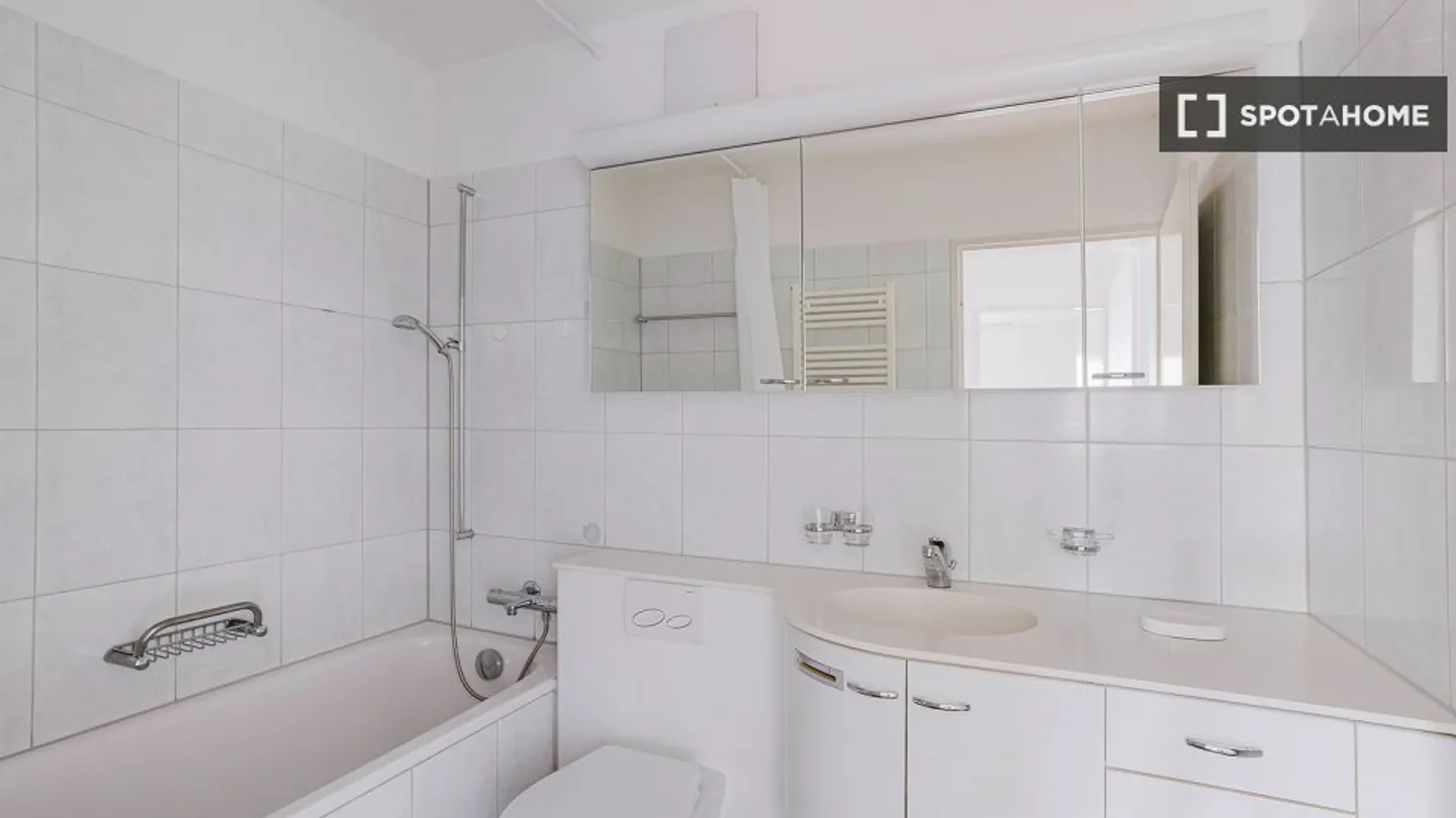 Apartment for rent - Photo 16 of 17