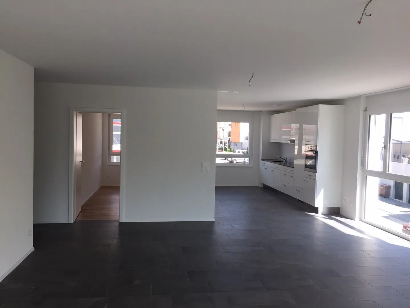Appartement moderne et lumineux de 4,5 pièces dans le quartier d'Oberfeld - Photo 5 sur 10