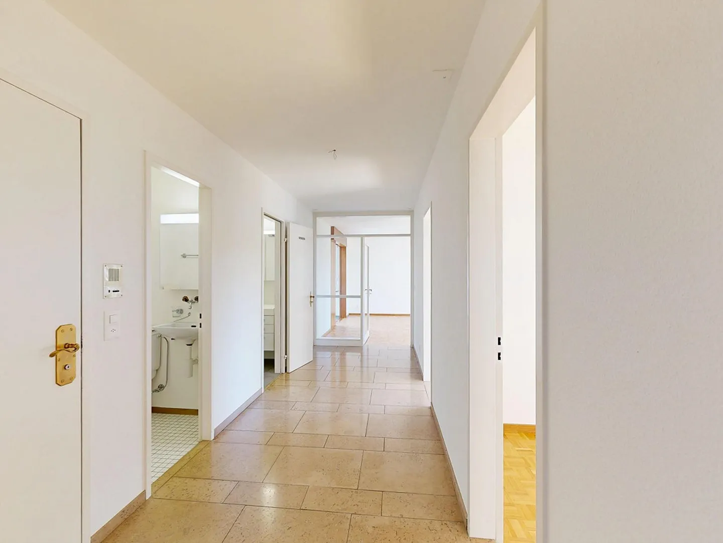Charmante Wohnung mit Hobbyräumen - Foto 11 von 12