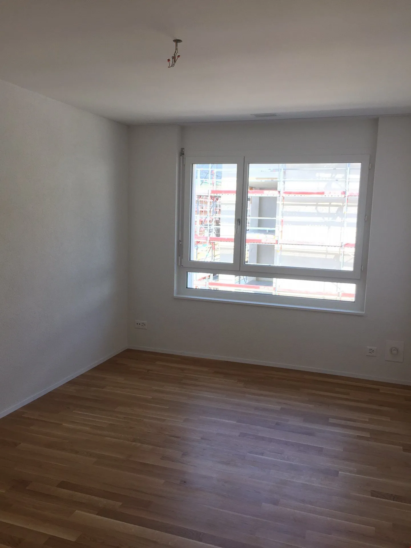 Appartement moderne et lumineux de 4,5 pièces dans le quartier d'Oberfeld - Photo 8 sur 10