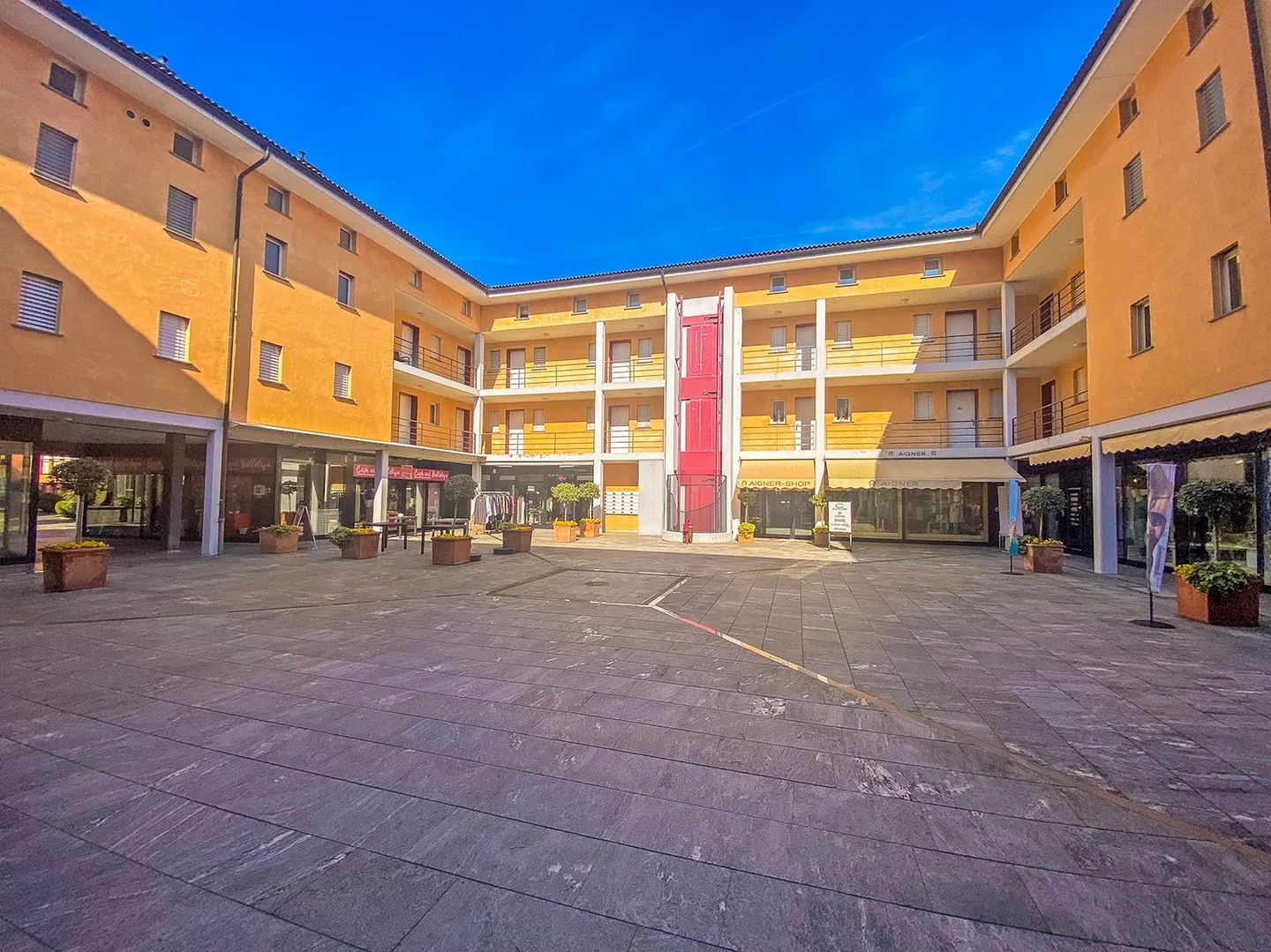 Investitionsmöglichkeit im Herzen von Ascona - Foto 1 von 21